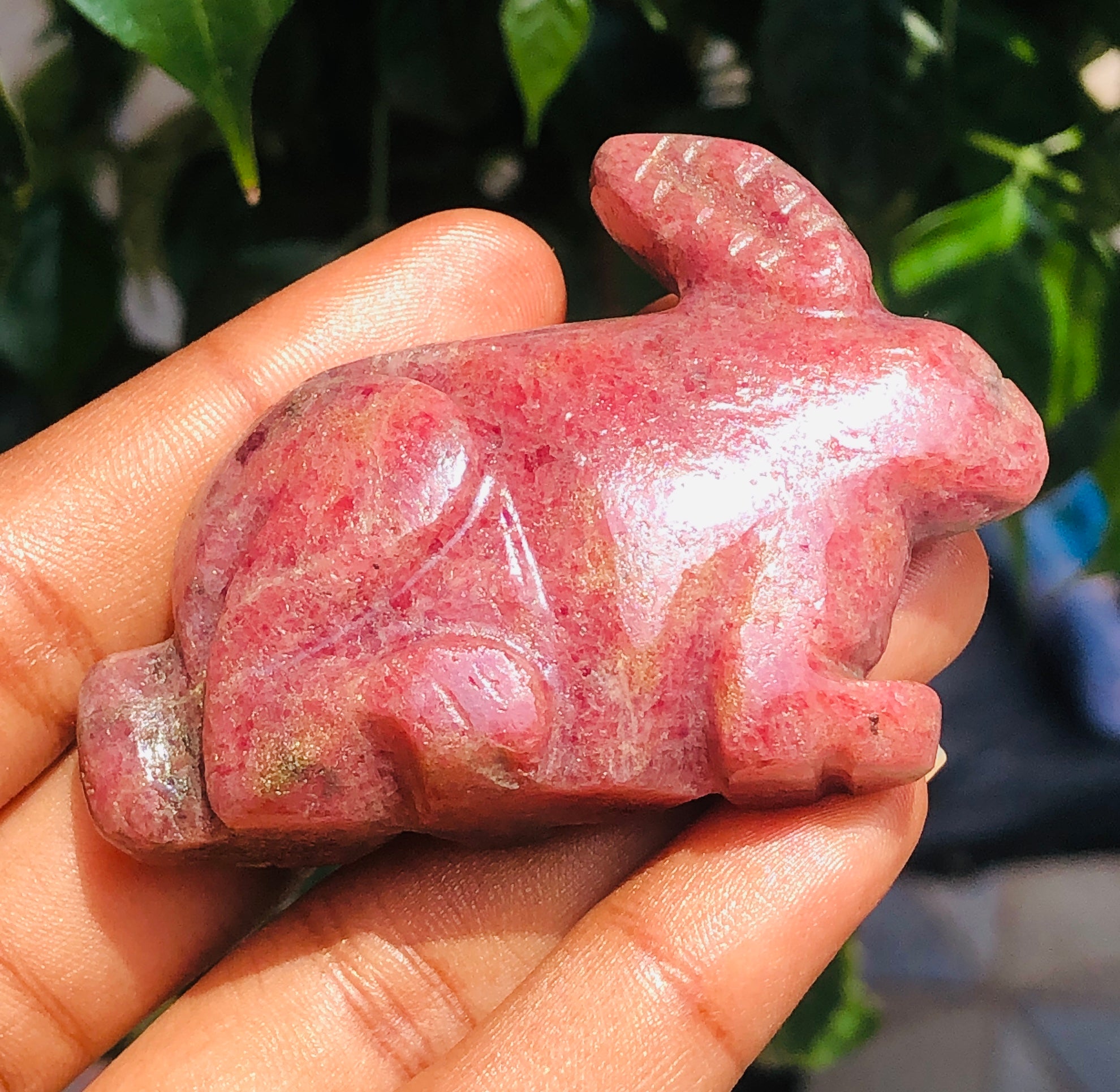 Craftsmen 359.00 Carats Genuine Rhodonite Hand Carved Crystal Bunny Gemstone Carving  2026  Collection