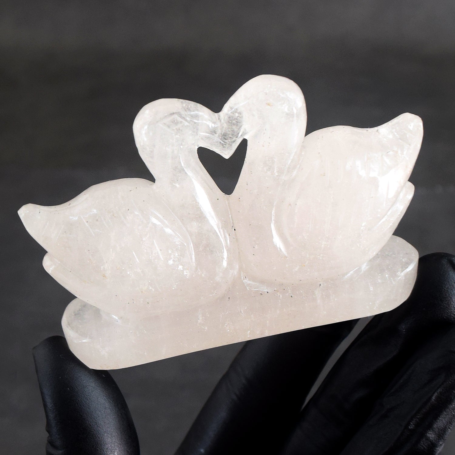 Flawless 558.00 Cts Genuine Rose Quartz Hand Carved Premium Love Swan Pair