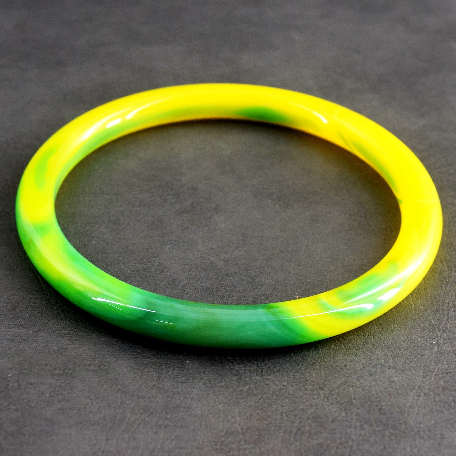 Impressive 88.00 Cts Genuine Onyx Crystal Specimen Gemstone Premium Fancy Bangle