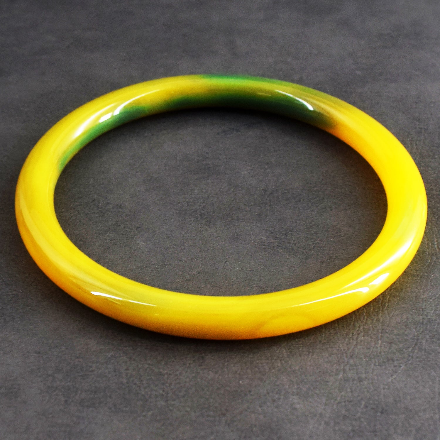 Superb 91.00 Cts Genuine Onyx Gemstone Crystal Specimen Premium Fancy Bangle