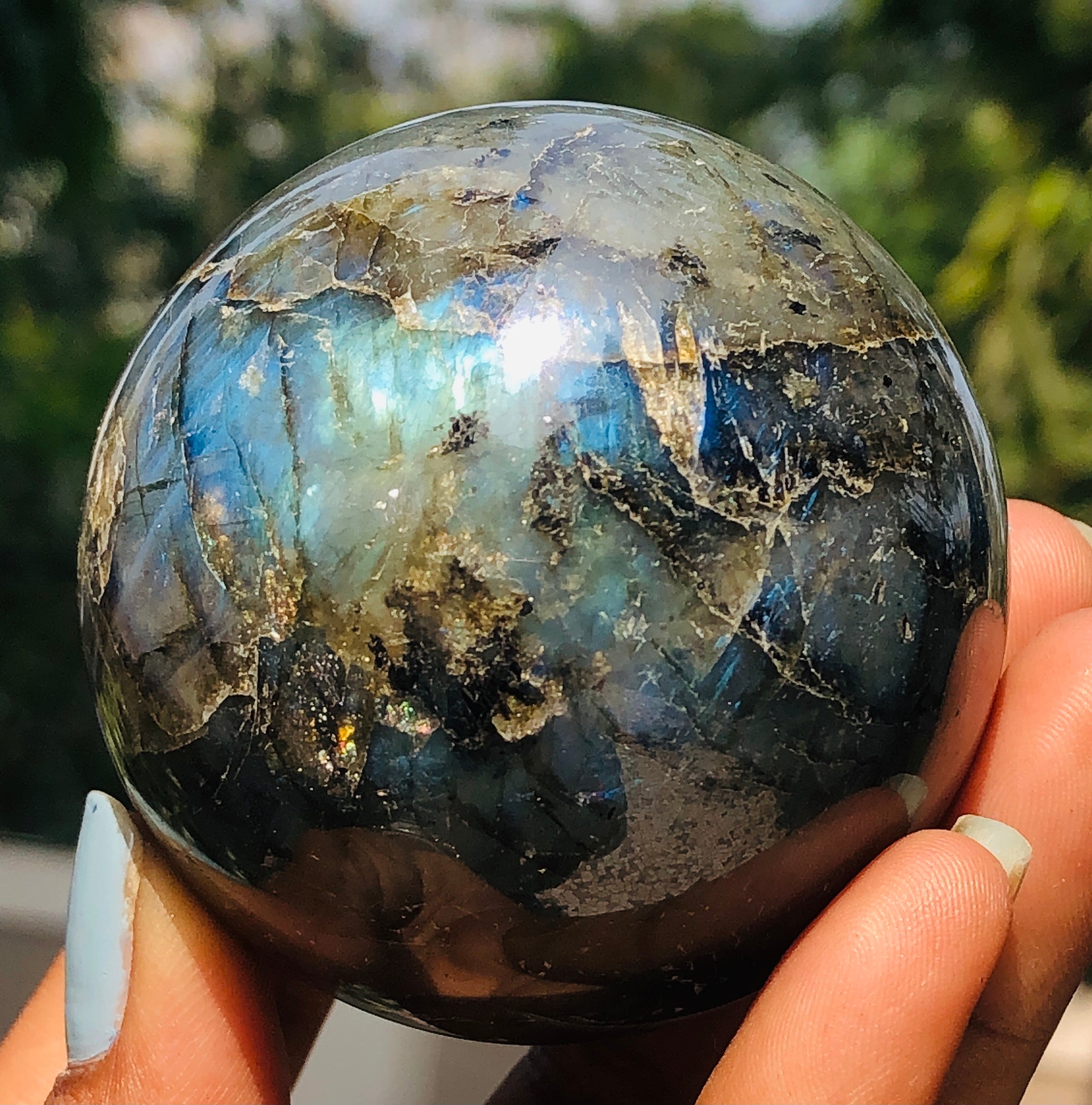 Pretty 1229.00 Cts Genuine Blue Flash Labradorite Hand Carved Healing Premium Sphere Crystal