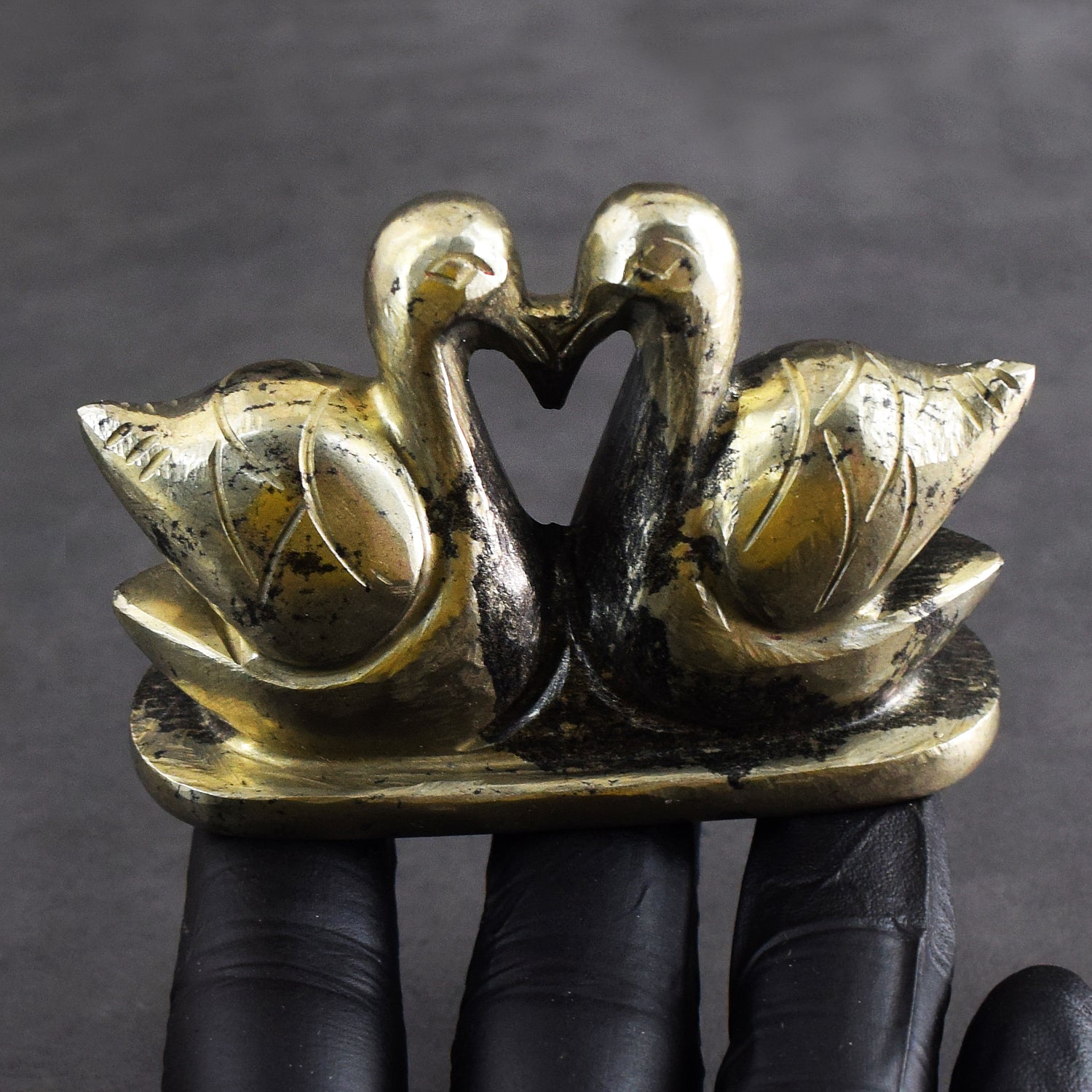 Amazing 750.00 Cts Genuine Pyrite Premium Hand Carved Love Swan Pair