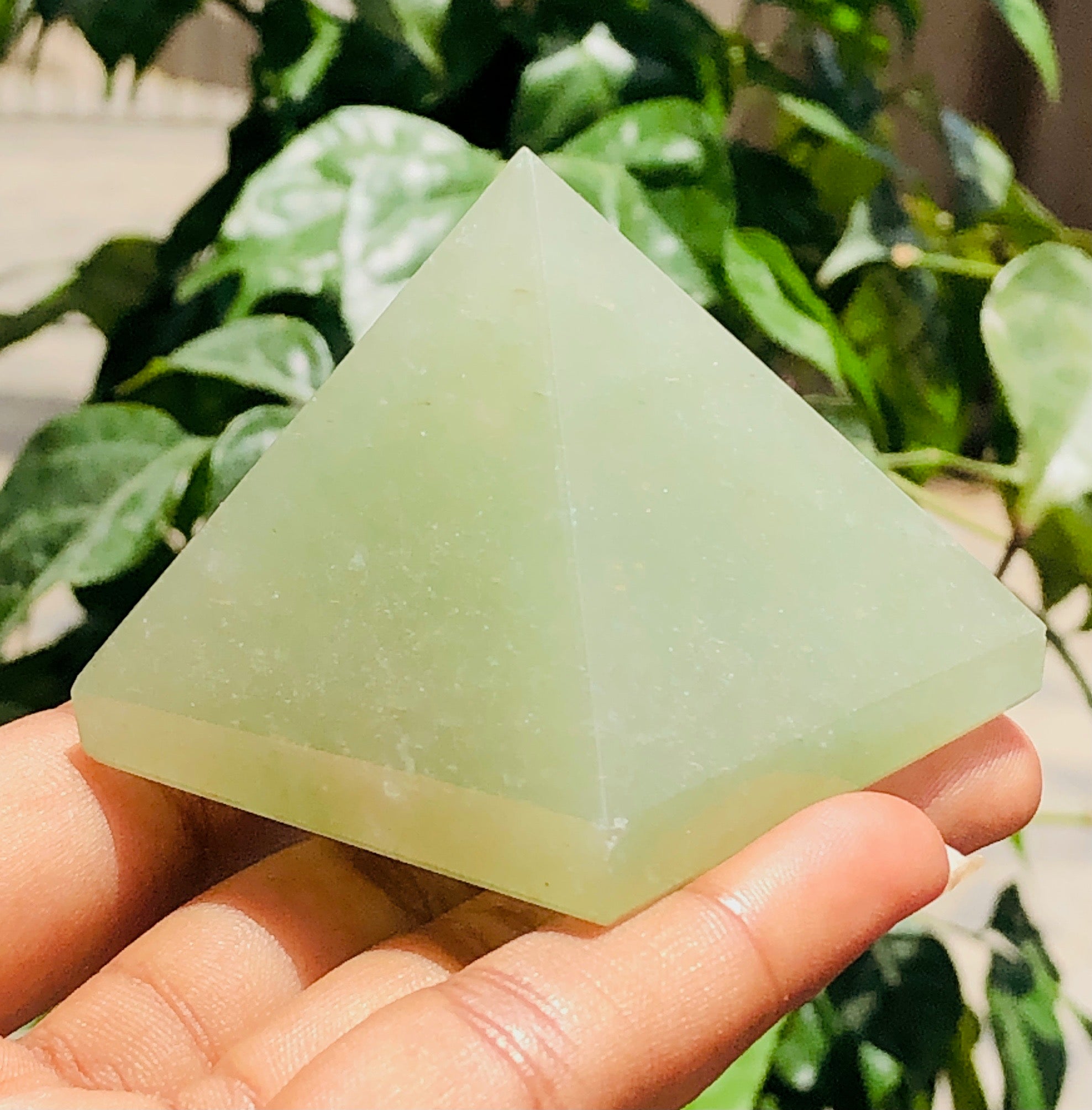 Genuine 575.00 Cts Exclusive Aventurine Healing Crystal Specimen Premium Pyramid