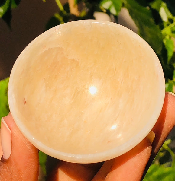 Beautiful 214.00 Carats Aventurine Hand Genuine Crystal Gemstone Carving Bowl