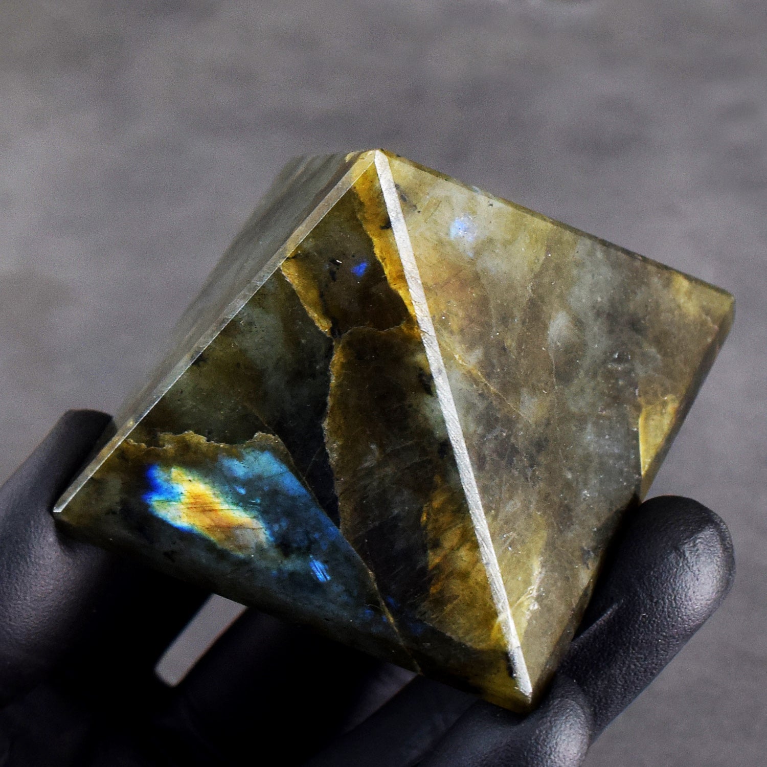 Natural 668.00 Cts Genuine Labradorite Crystal Specimen Healing Divine Pyramid