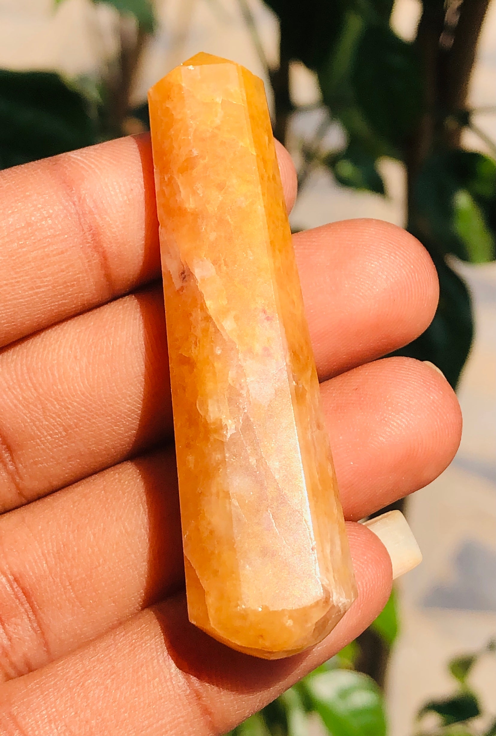 Graceful 80.00 Carats Genuine Aventurine Crystal Gemstone Healing Point