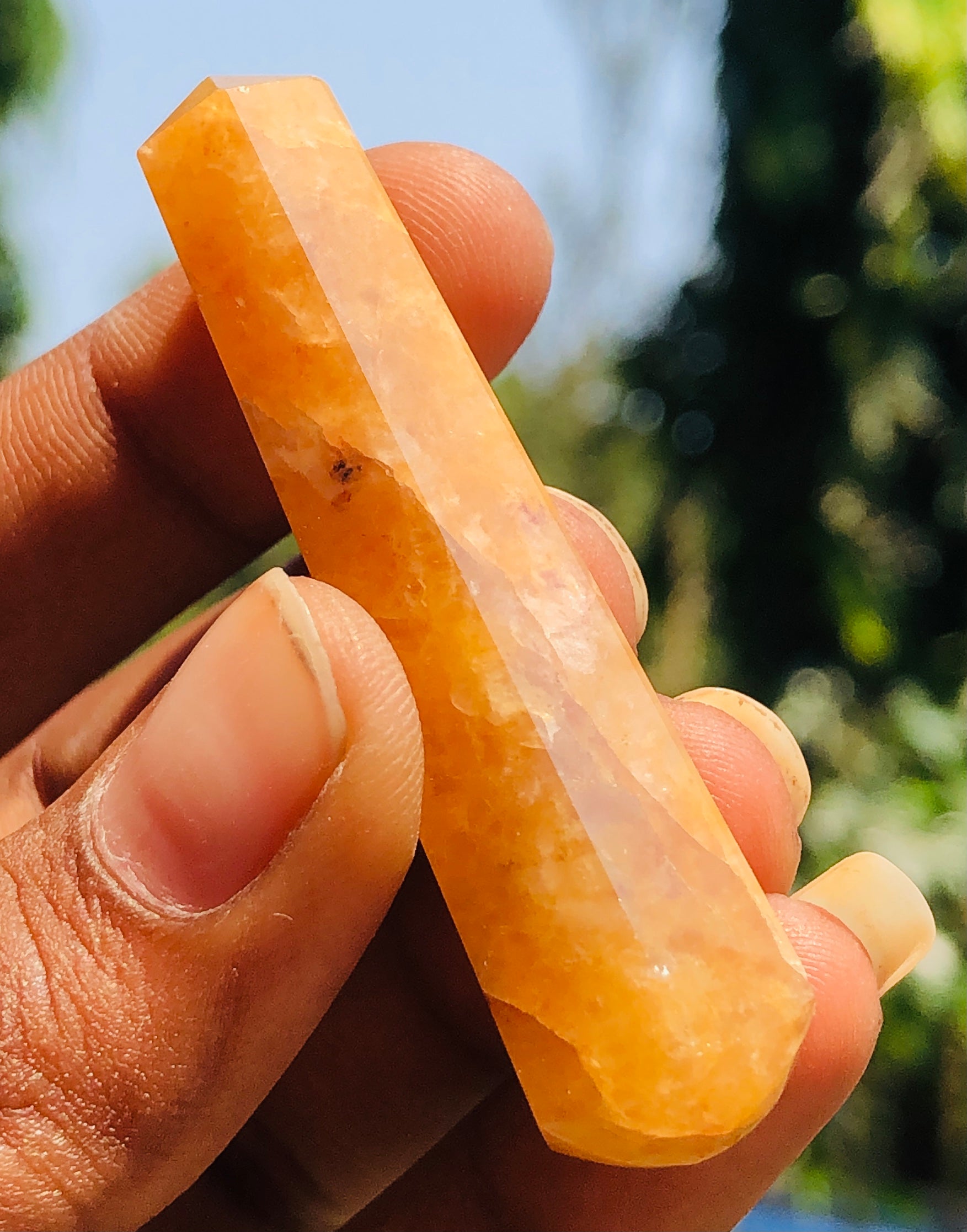 Graceful 80.00 Carats Genuine Aventurine Crystal Gemstone Healing Point