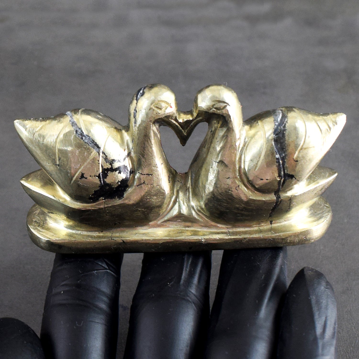 Precious 971.00 Cts Genuine Pyrite Love Carved Premium Swan Pair