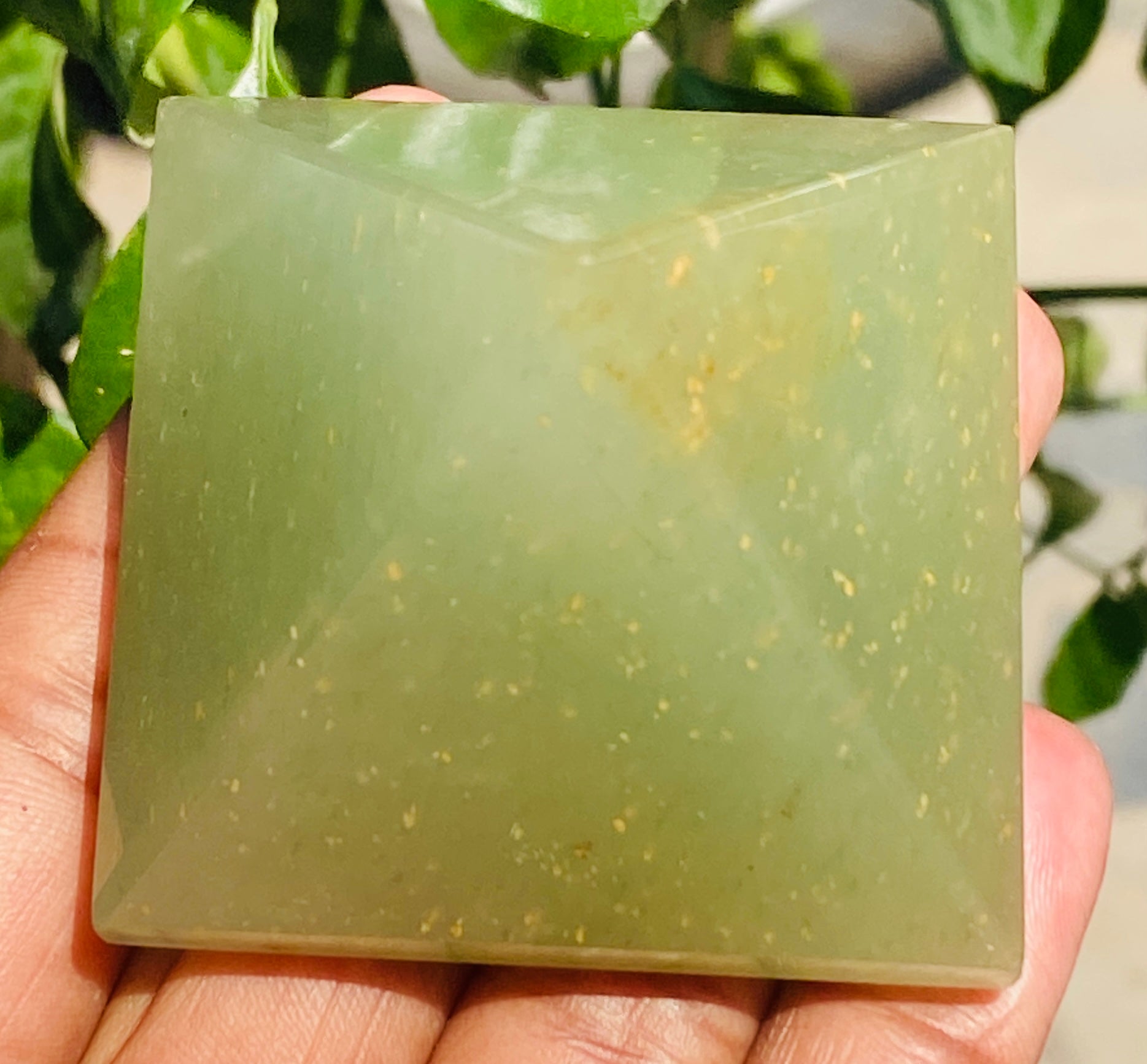 Fabulous 532.00 Cts Genuine Green Aventurine Healing Divine Premium Crystal Specimen Pyramid