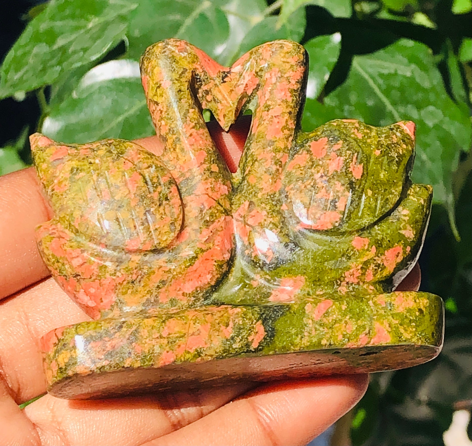 Stunning 562.00 Cts Genuine Blood Green Unakite Love Carved Premium Swan Pair