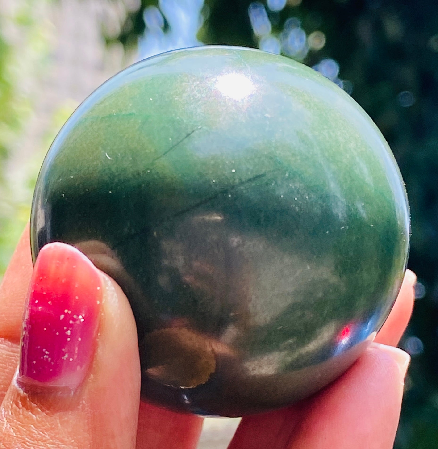Exclusive 655.00 Cts Genuine Green Jade Healing Ball