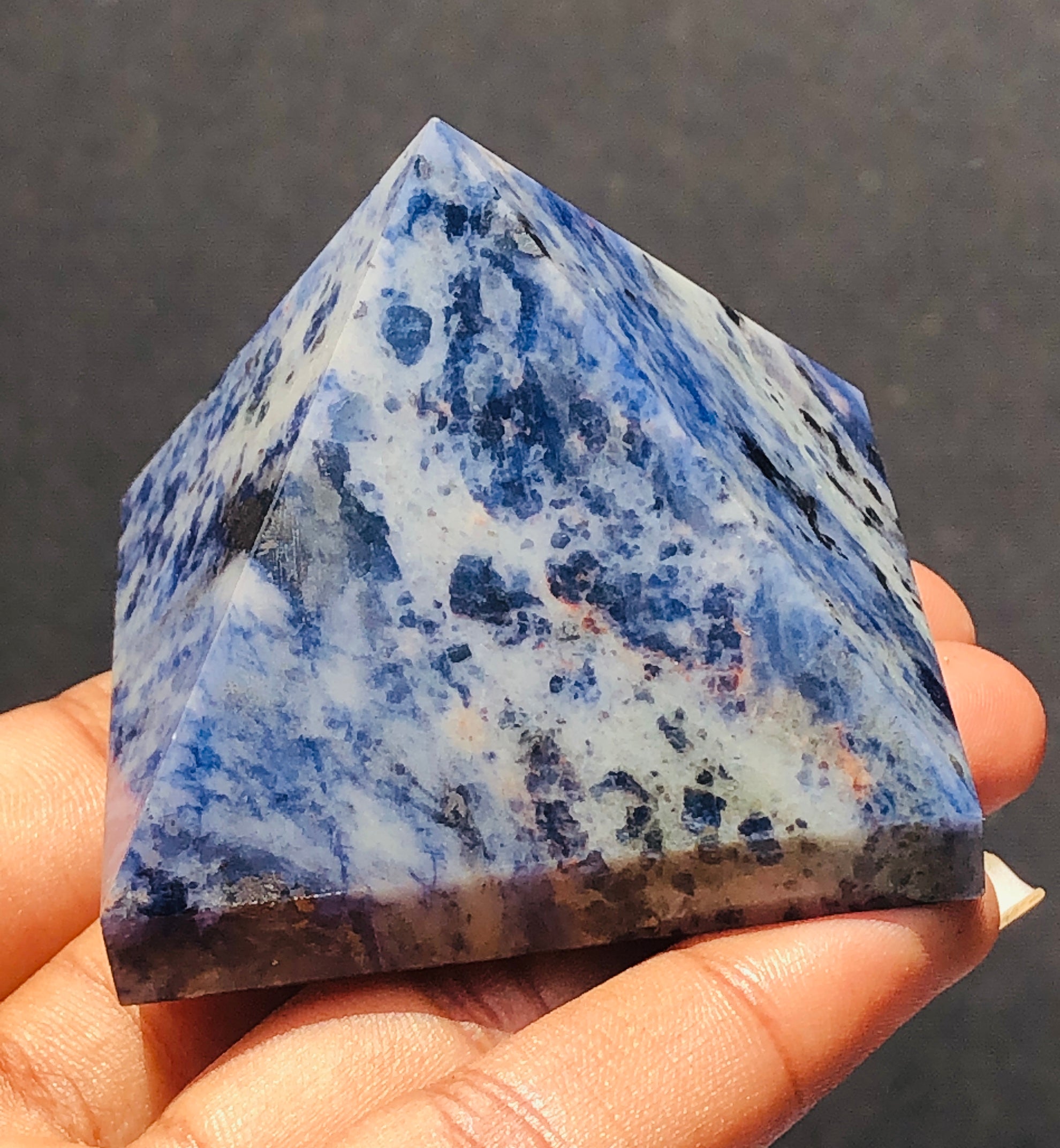 Gorgeous 690.00 Cts Genuine Sodalite Healing Crystal Specimen Divine Pyramid