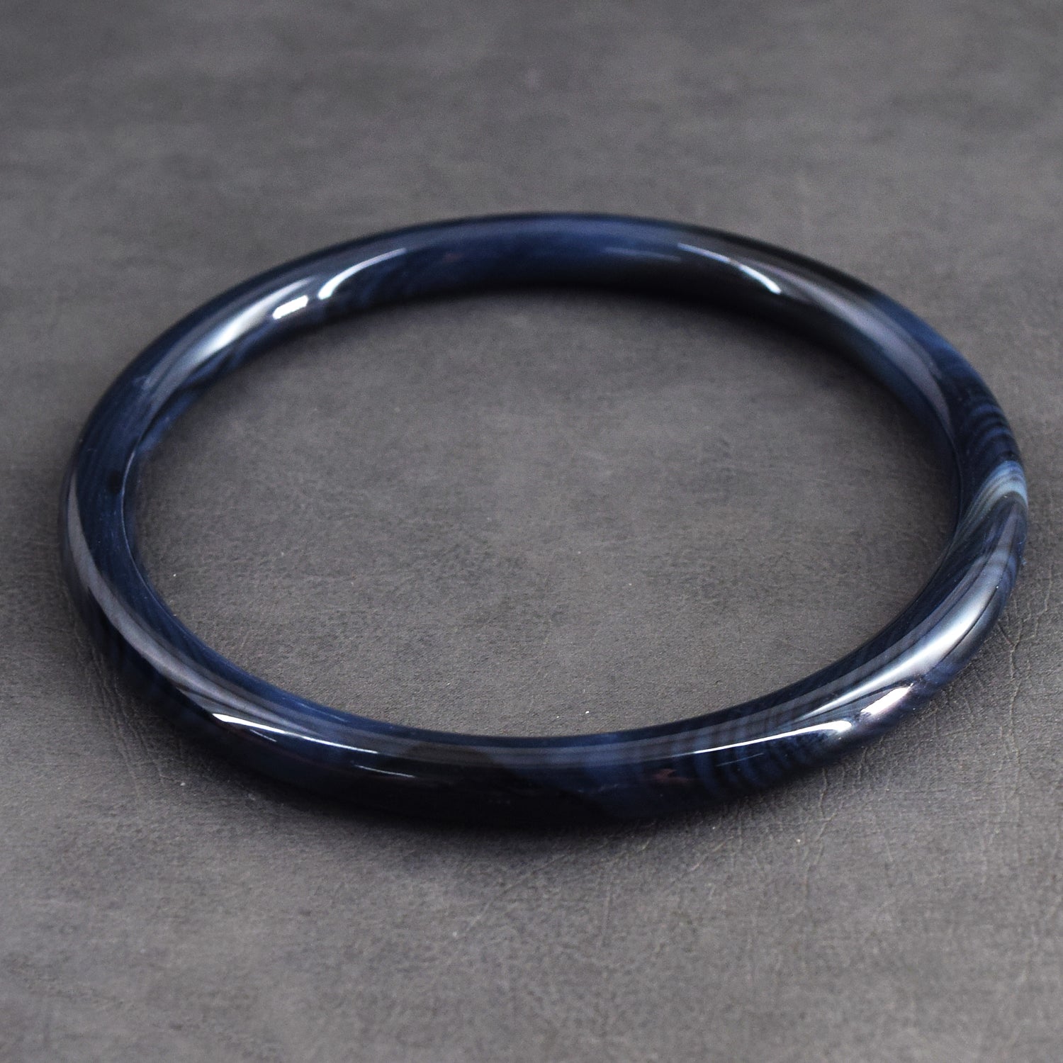 Elegant 79.00 Cts Genuien Black Agate Gemstone Crystal Specimen Premium Fancy Bangle