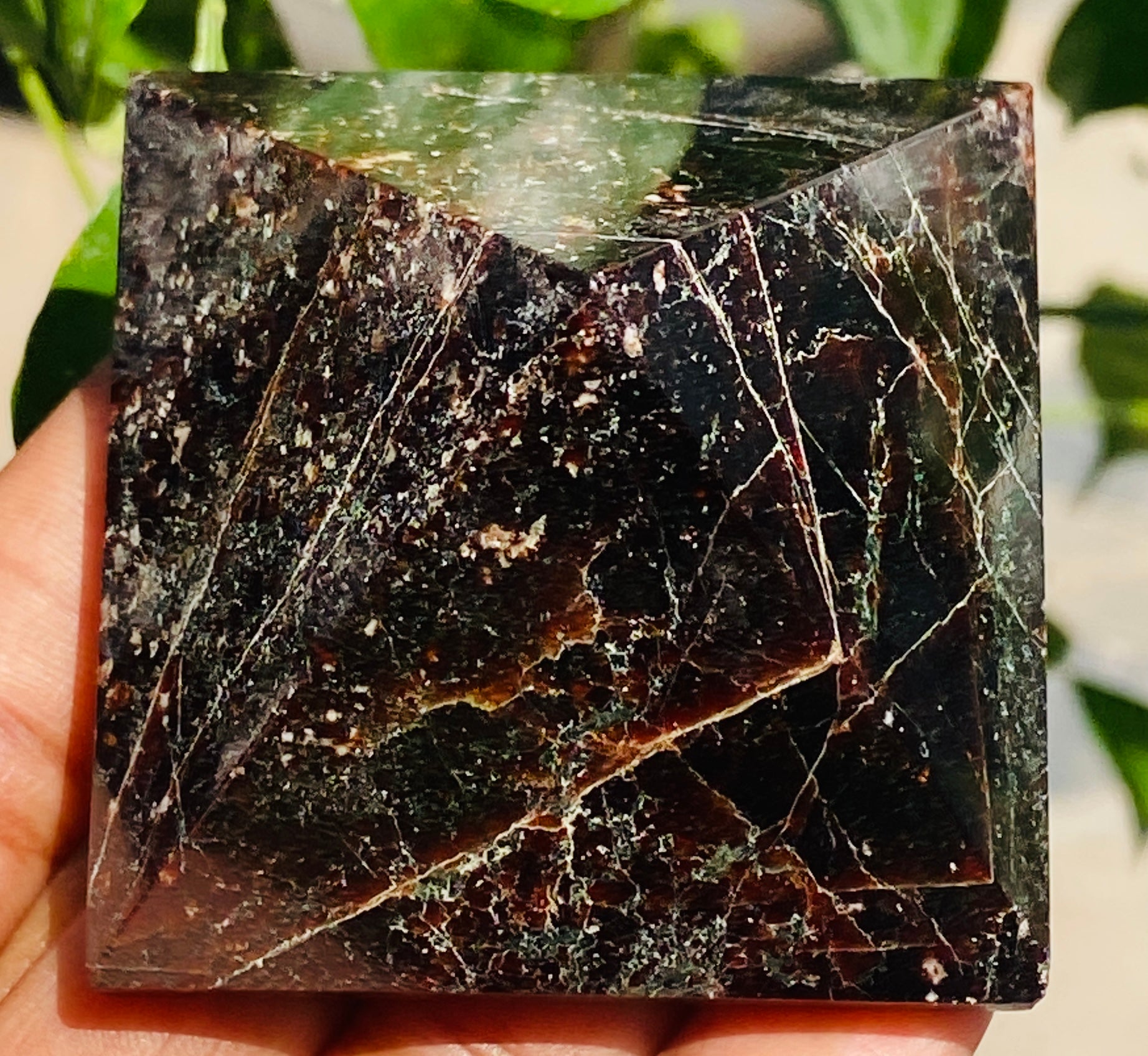 Magnificent 804.00 Cts Genuine Garnet Healing Crystal Specimen Divine Pyramid