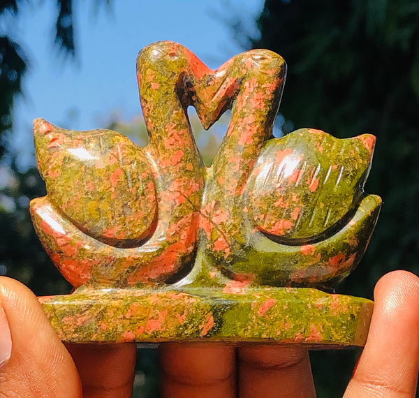 Stunning 562.00 Cts Genuine Blood Green Unakite Love Carved Premium Swan Pair