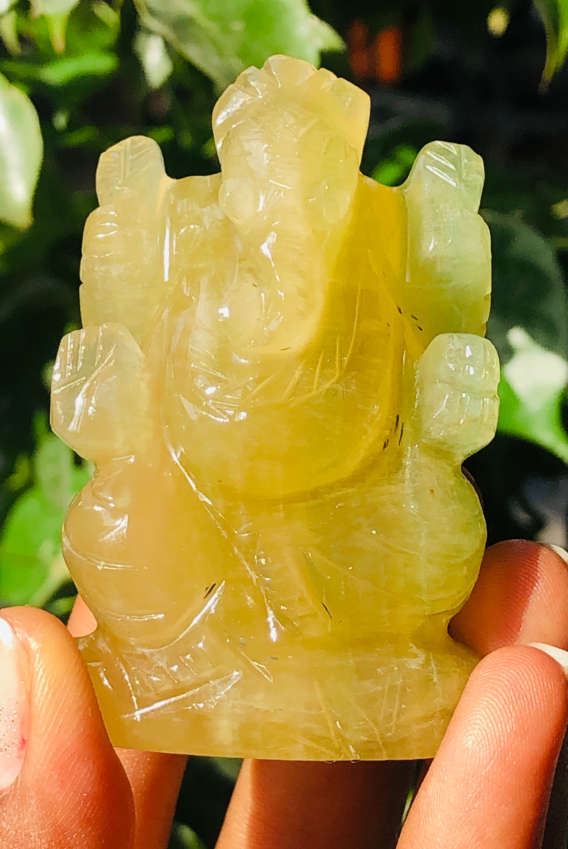 Artisian 632.00 Carats Fluorite Divine Hand Carved Genuine Crystal Gemstone Carving Lord Ganesha