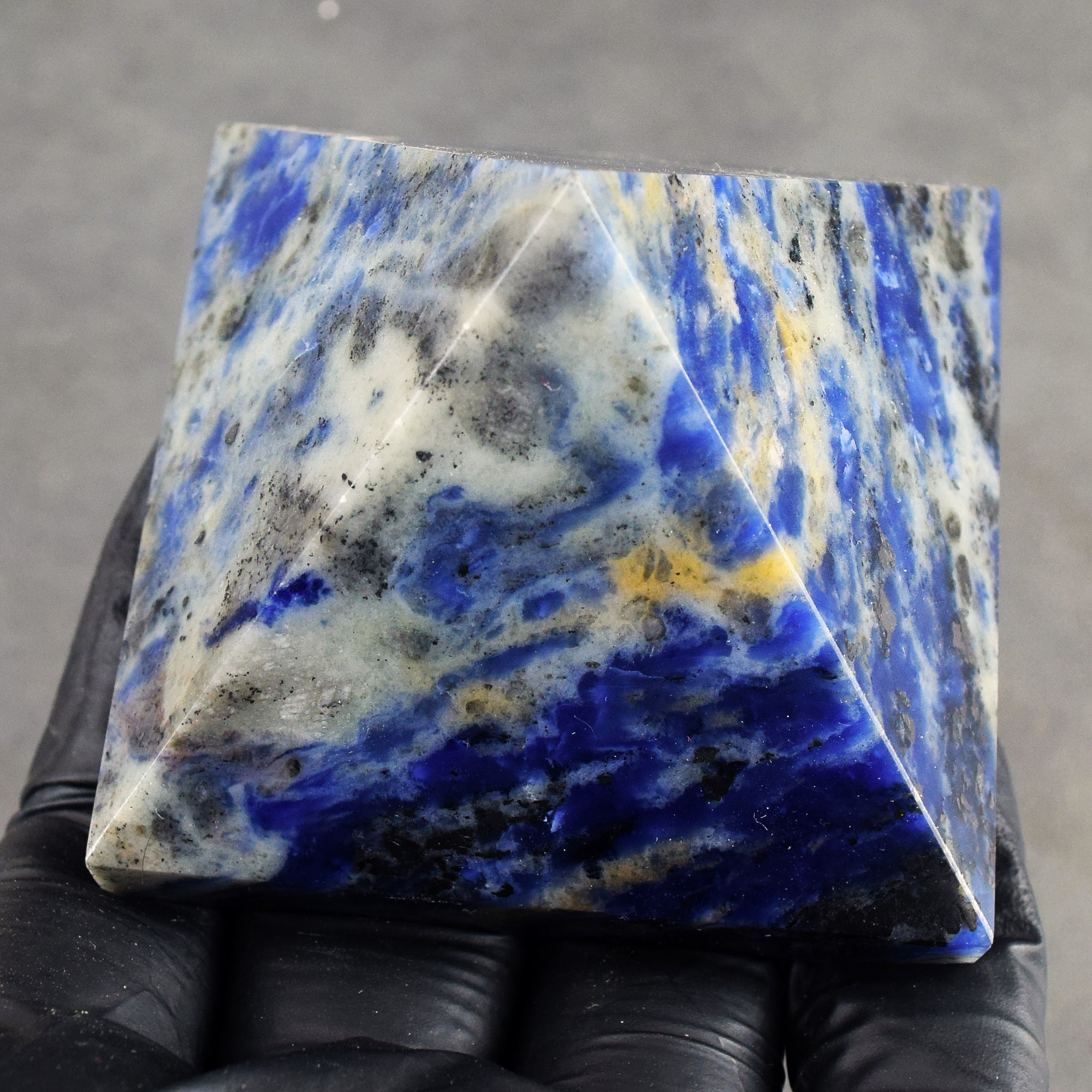 Natural 734.00 Cts Genuine Sodalite Crystal Specimen Healing Divine Pyramid