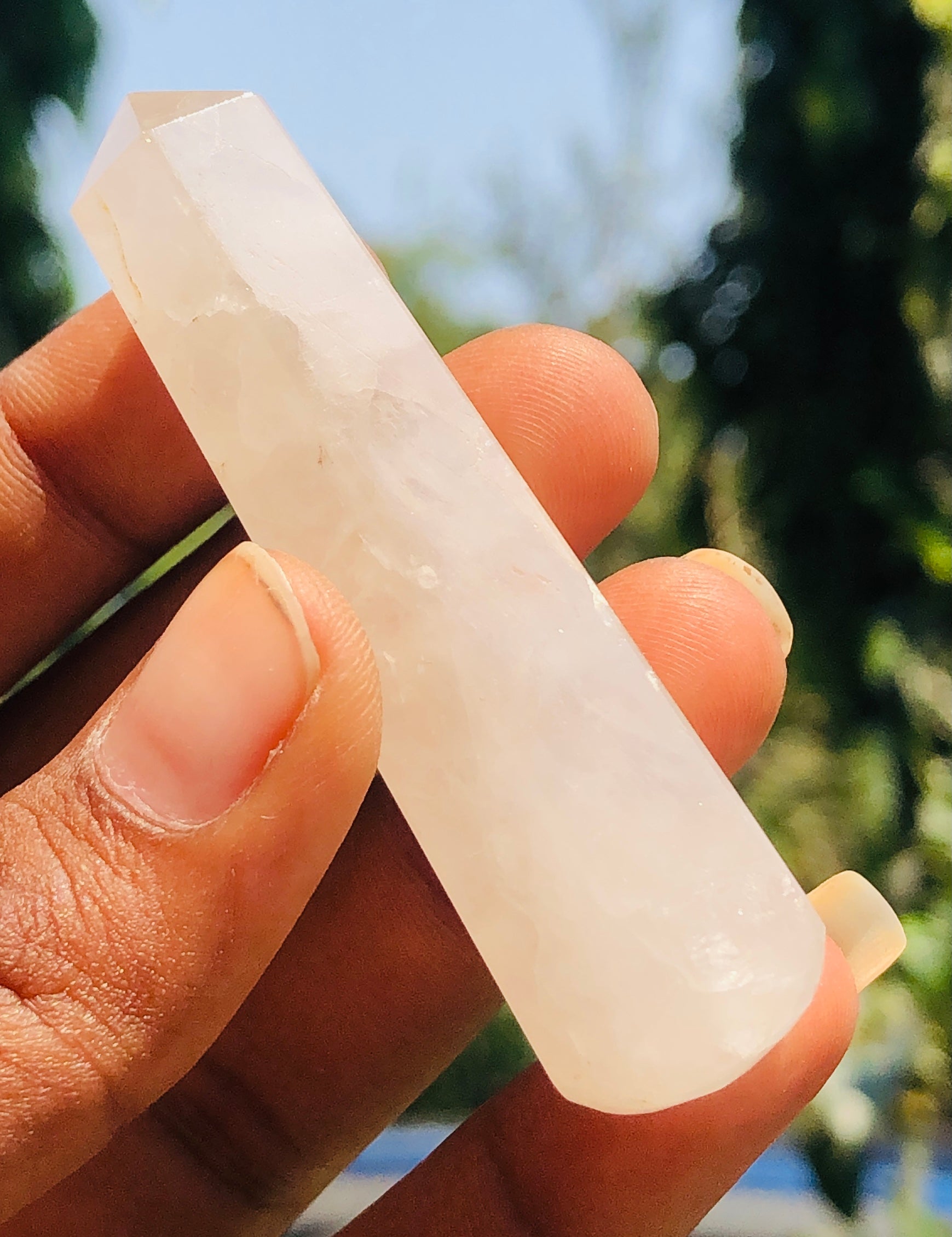 Fine 145.00 Carats Genuine White Quartz Crystal Gemstone Healing Point