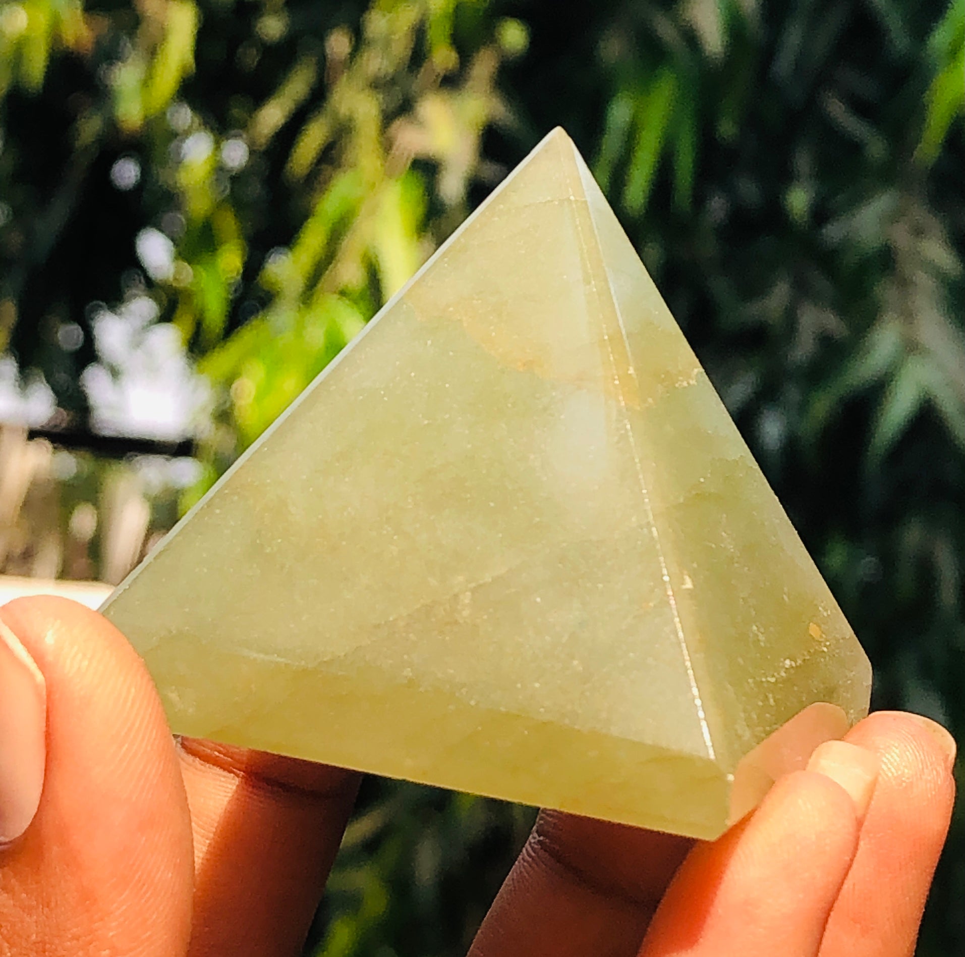 Premium 527.00 Cts Genuine Green Aventurine Healing Crystal Specimen Divine Pyramid