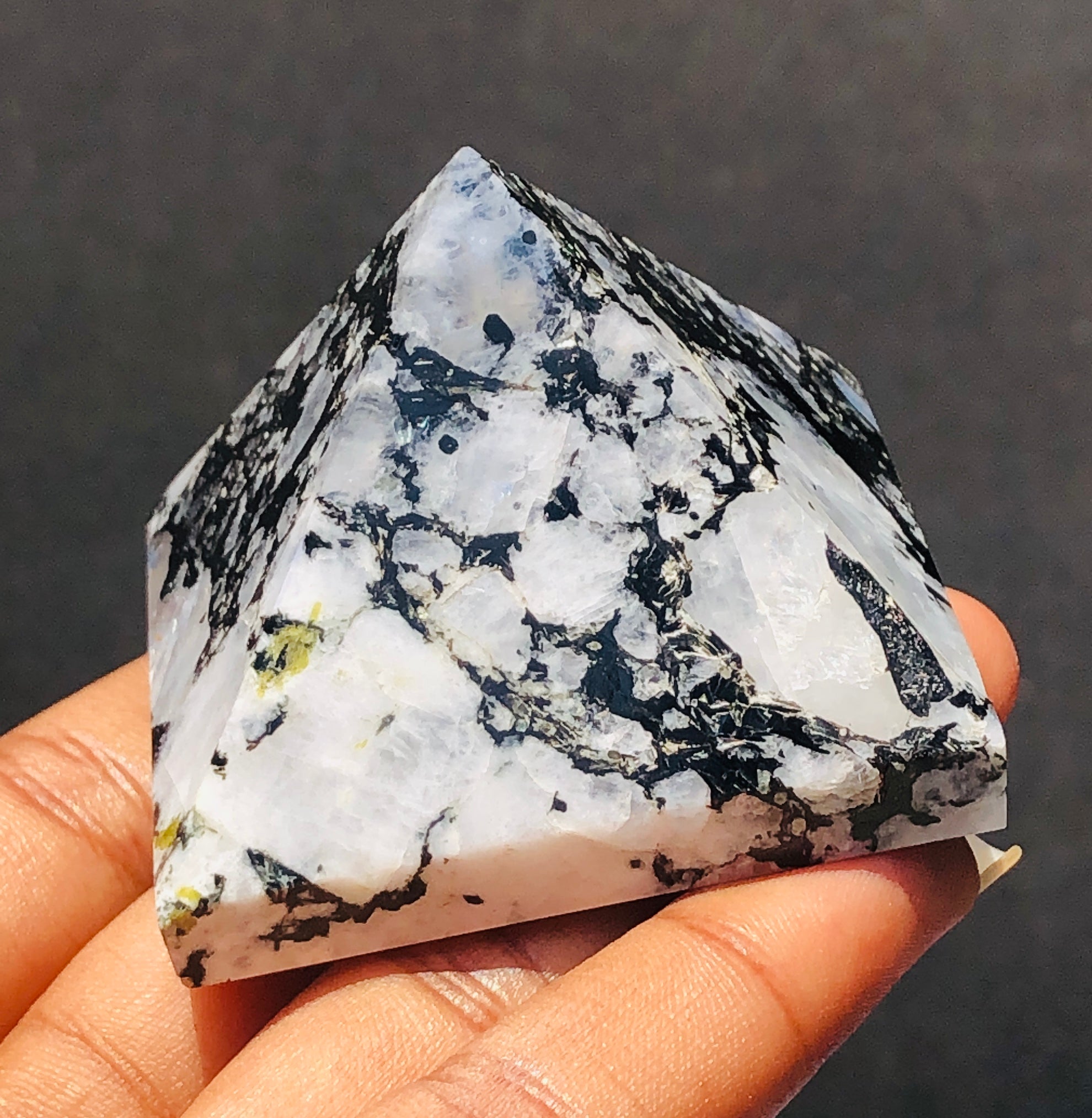 Shiny 528.00 Cts Genuine Moonstone Crystal Specimen Healing Divine Pyramid