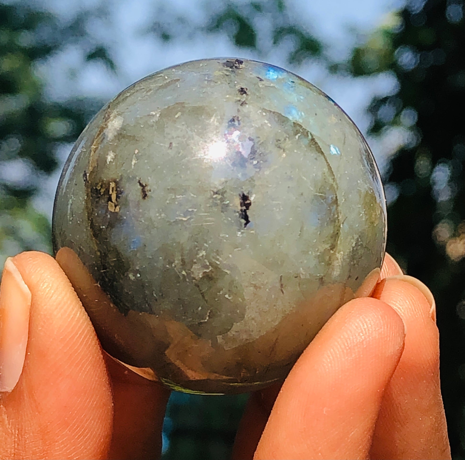 Superb 403.00 Cts Genuine Blue Flash Labradorite Healing Ball Sphere Premium Crystal