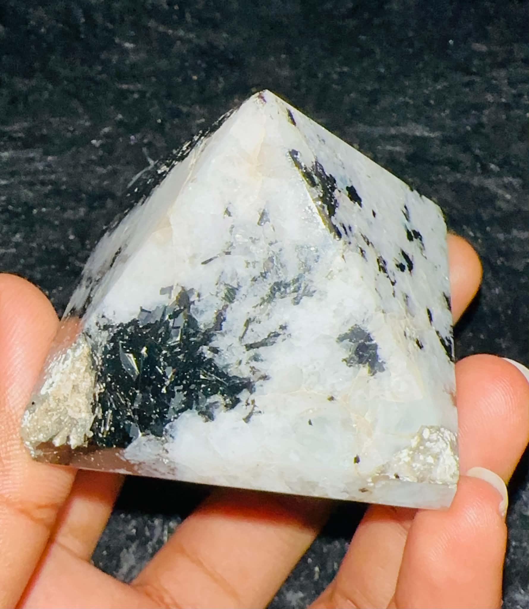 Beautiful 585.00 Cts Genuine Moonstone Healing Divine Crystal Specimen Pyramid