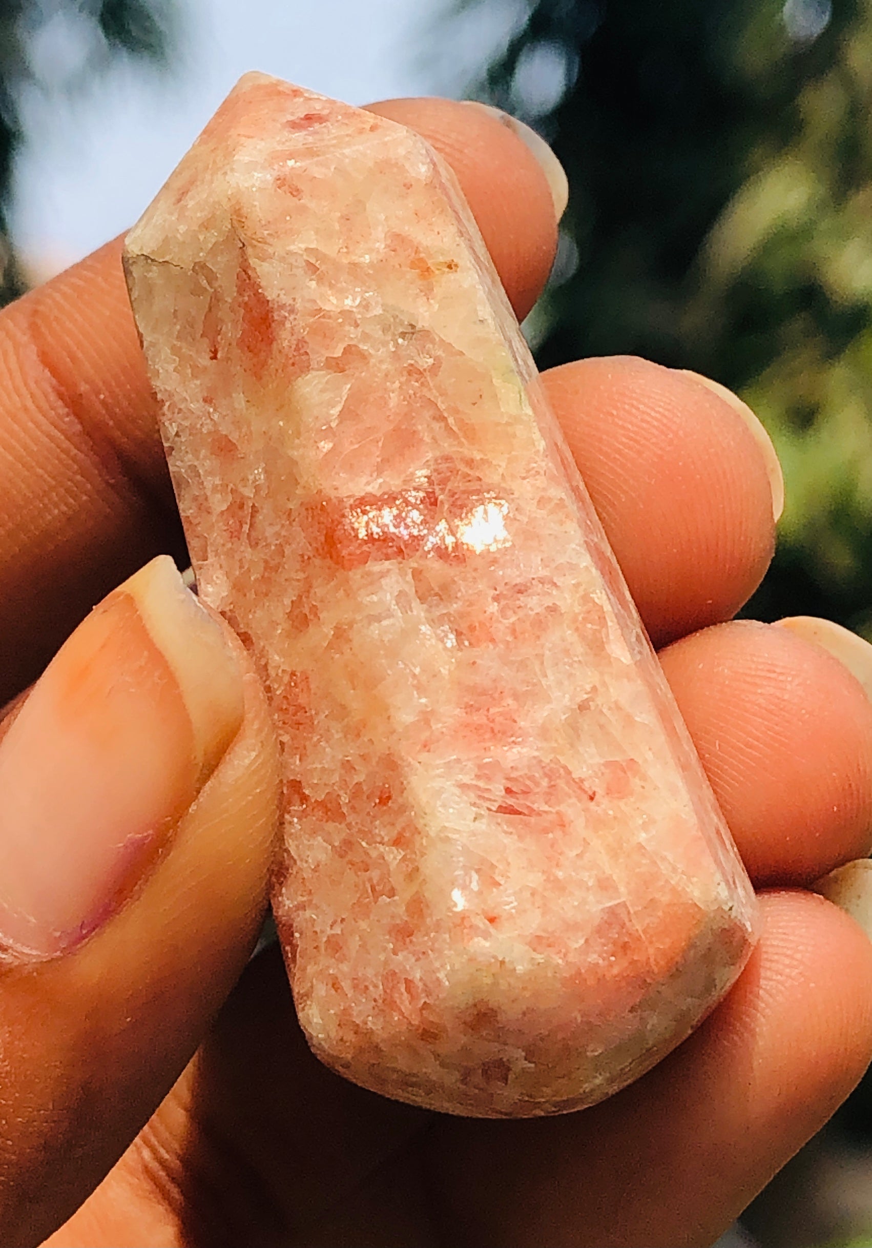 Genuine 121.00 Cts Beautiful Sunstone Healing Point