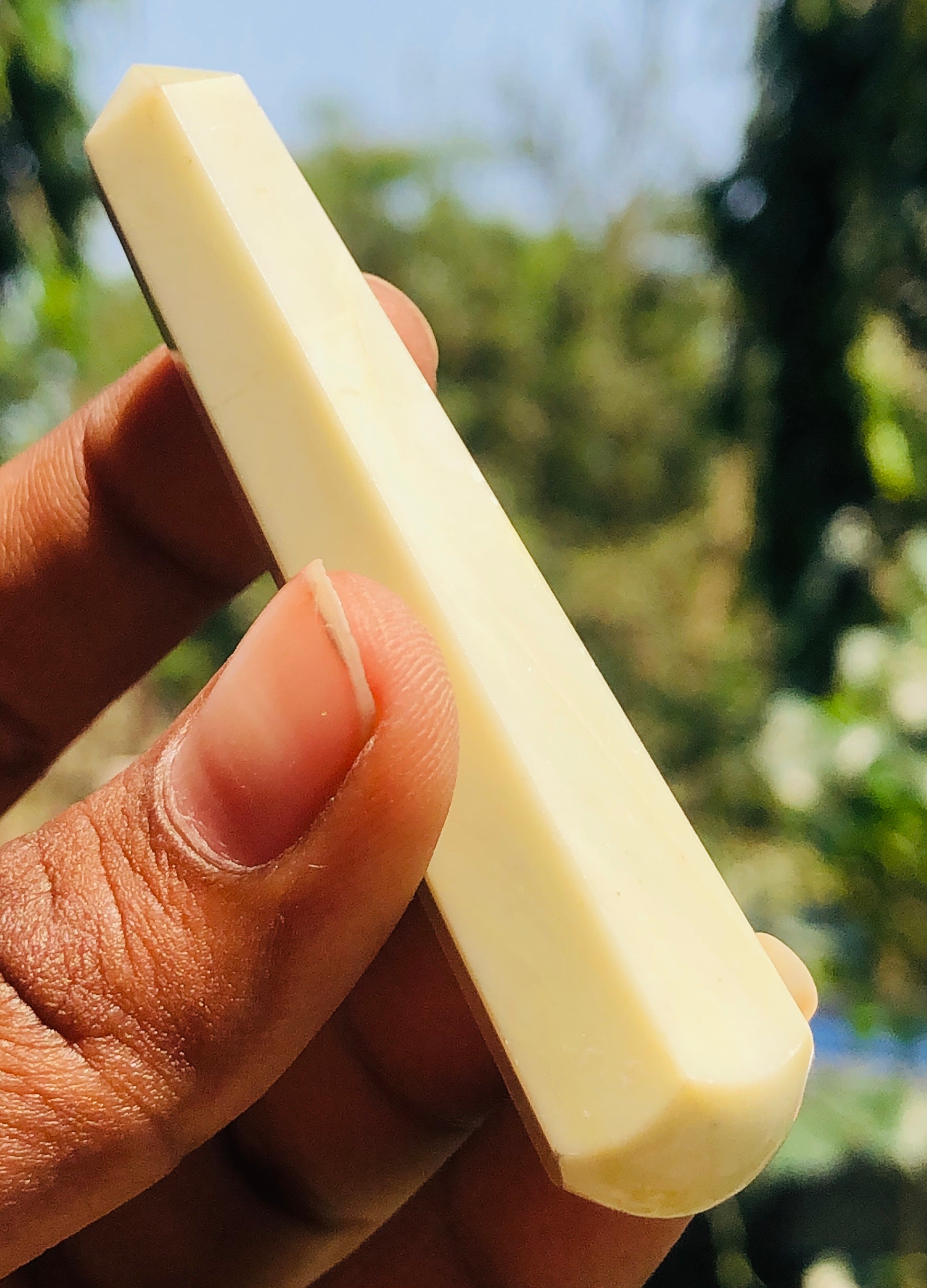 Exclusive 119.00 Carats Genuine Lemon Serpentine Crystal Gemstone Healing Point