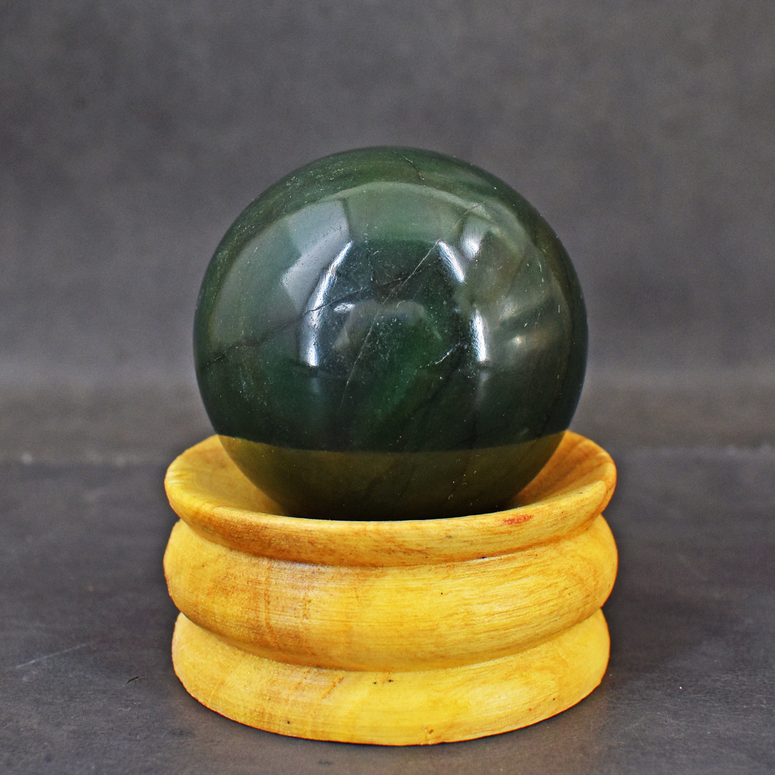 Exclusive 800.00 Cts Genuine Green Jade Healing Ball