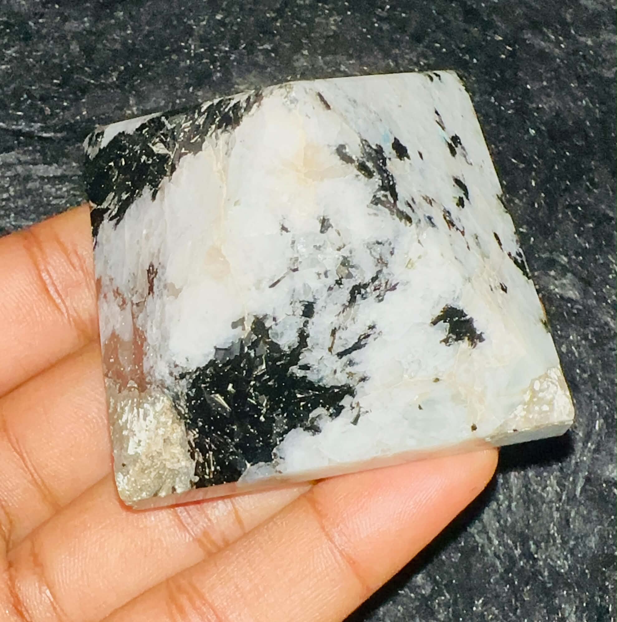 Beautiful 585.00 Cts Genuine Moonstone Healing Divine Crystal Specimen Pyramid