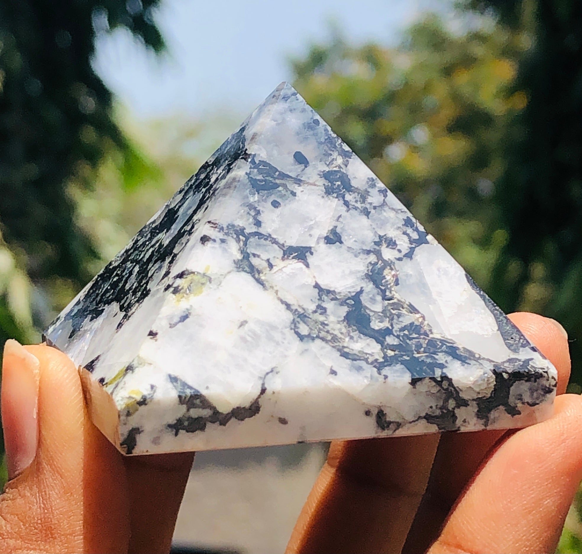 Shiny 528.00 Cts Genuine Moonstone Crystal Specimen Healing Divine Pyramid