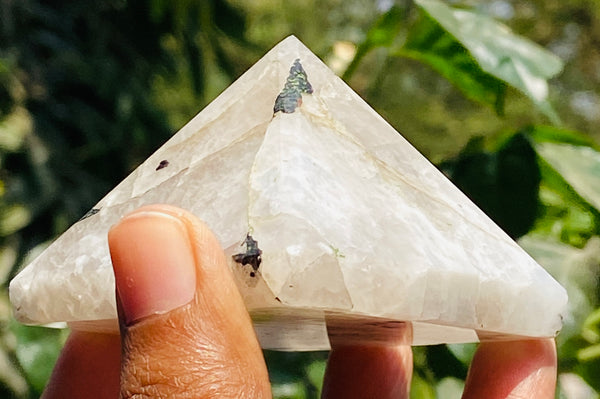 Amazing 686.00 Cts Genuine Moonstone Crystal Specimen Healing Divine Pyramid