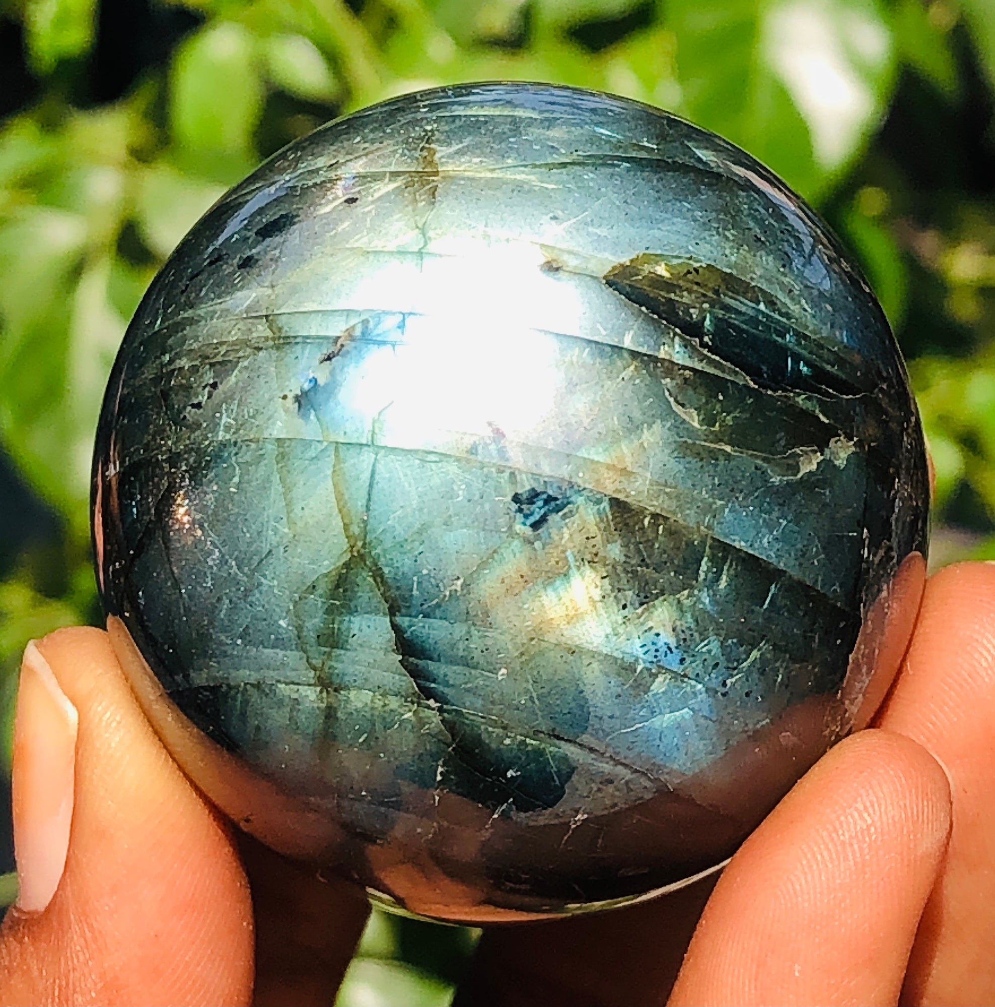 Awesome 722.00 Cts Genuine Green & Blue Flash Labradorite Crystal Healing Ball Premium Sphere