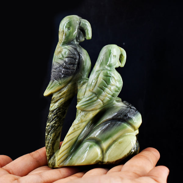 Gorgeous   2116.00 Cts Genuine Serpentine Hand Carved Crystal Twin Parrot Gemstone Carving