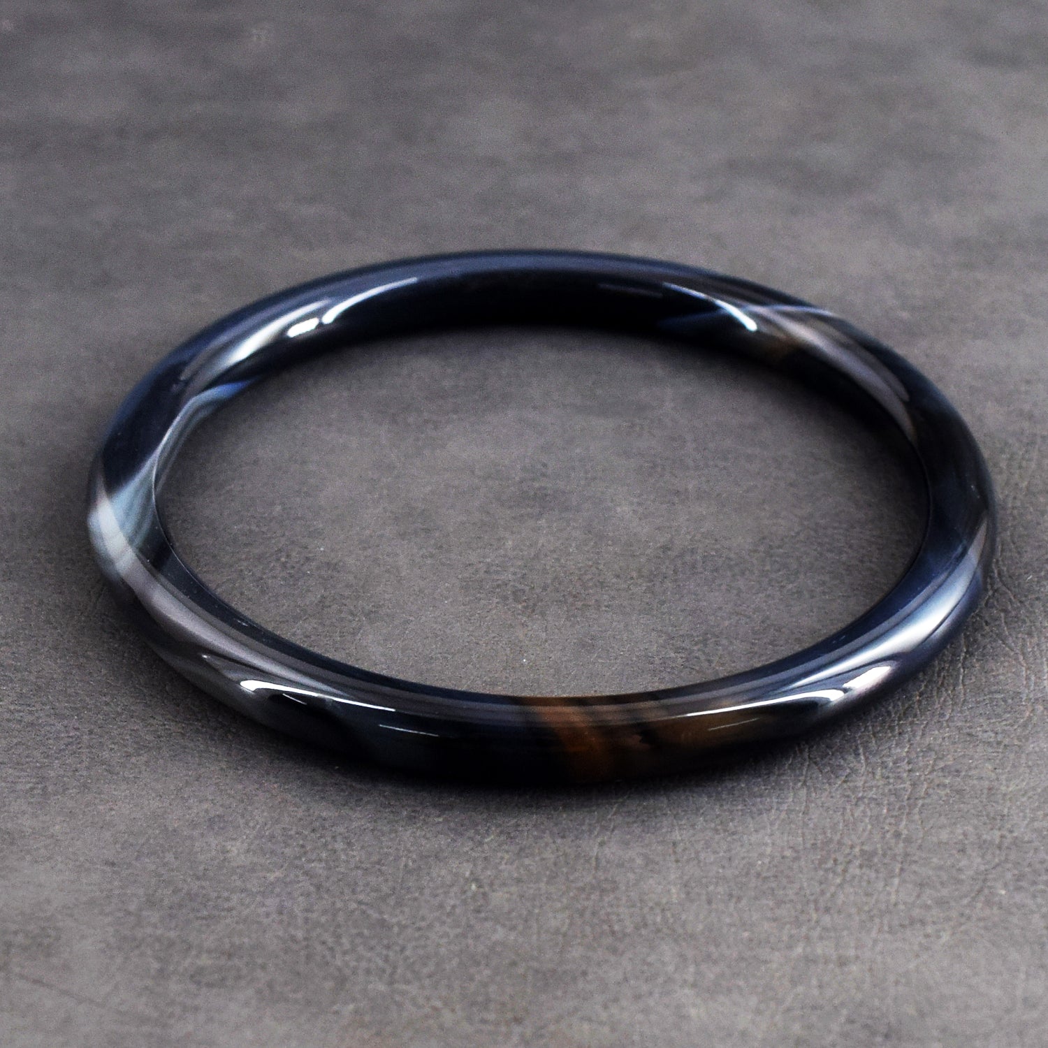 Decent 81.00 Cts Genuine Black Agate Crystal Specimen Gemstone Premium Fancy Bangle