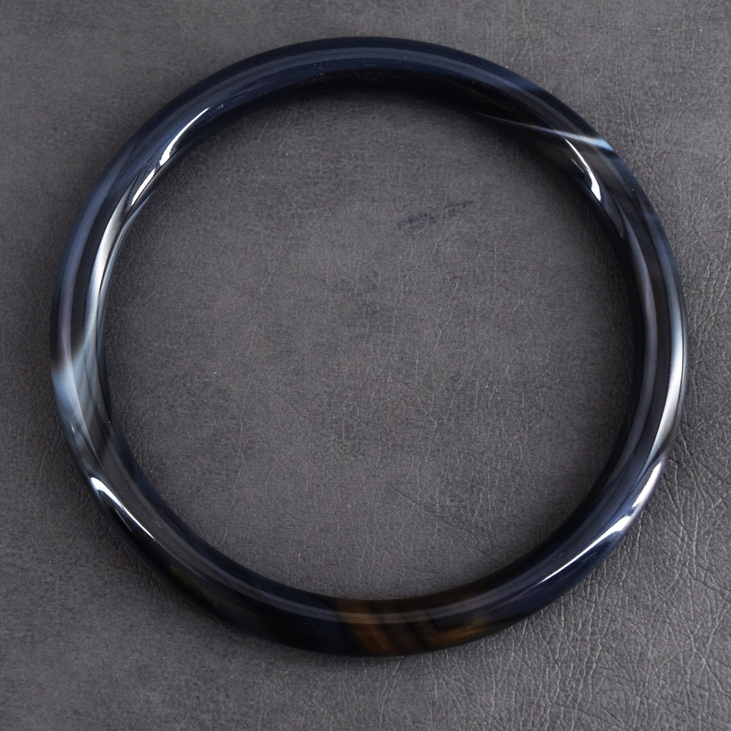 Decent 81.00 Cts Genuine Black Agate Crystal Specimen Gemstone Premium Fancy Bangle