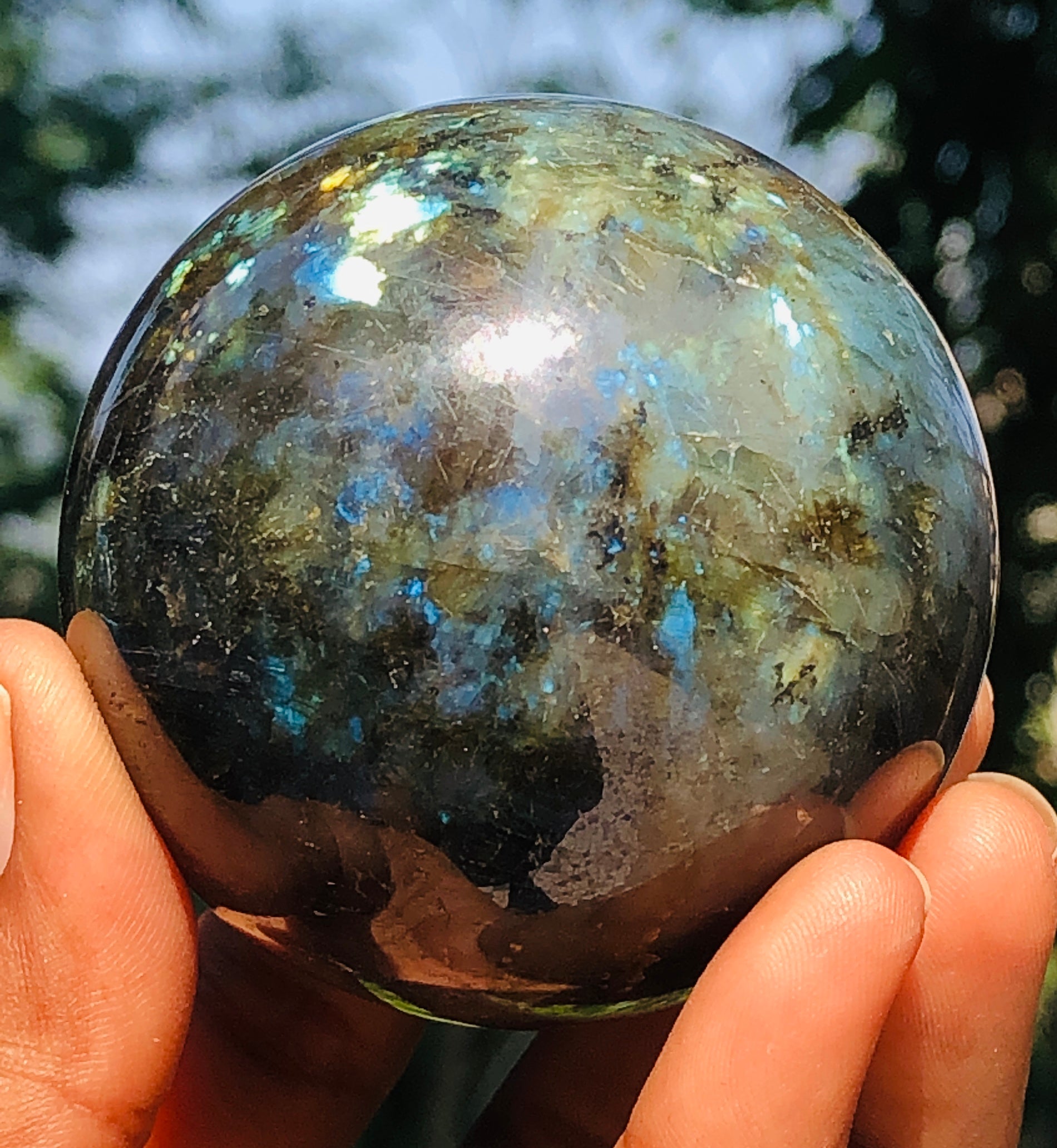 Gracious 1383.00 Cts Genuine Blue & Golden Flash Labradorite Healing Ball Sphere Premium Crystal