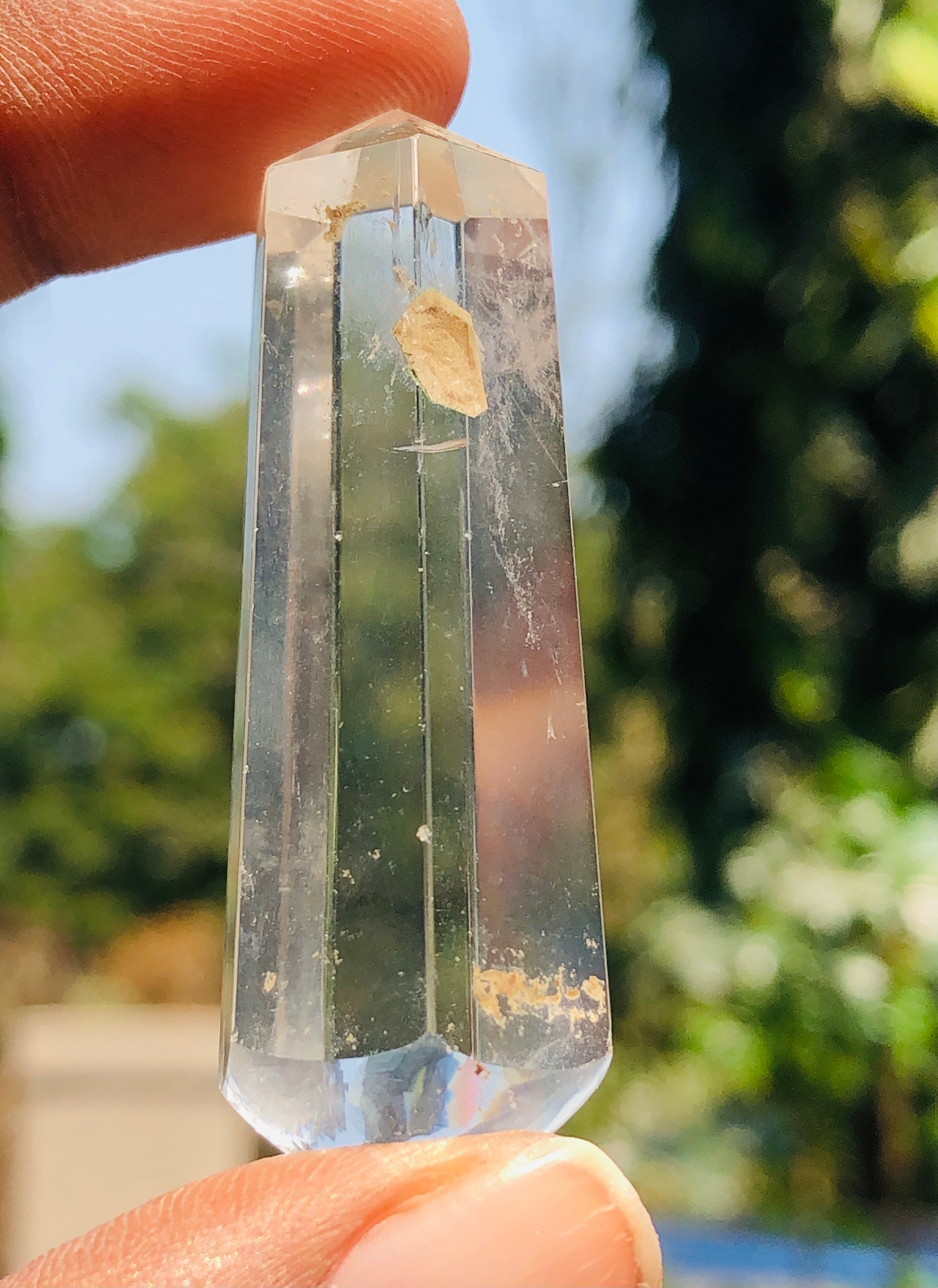Artisian 119.00 Carats Genuine Clear Quartz Crystal Gemstone Healing Point