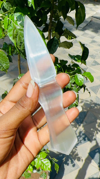 Exclusive 287.00 Cts Genuine Selenite Hand Carved Crystal Gemstone Knife