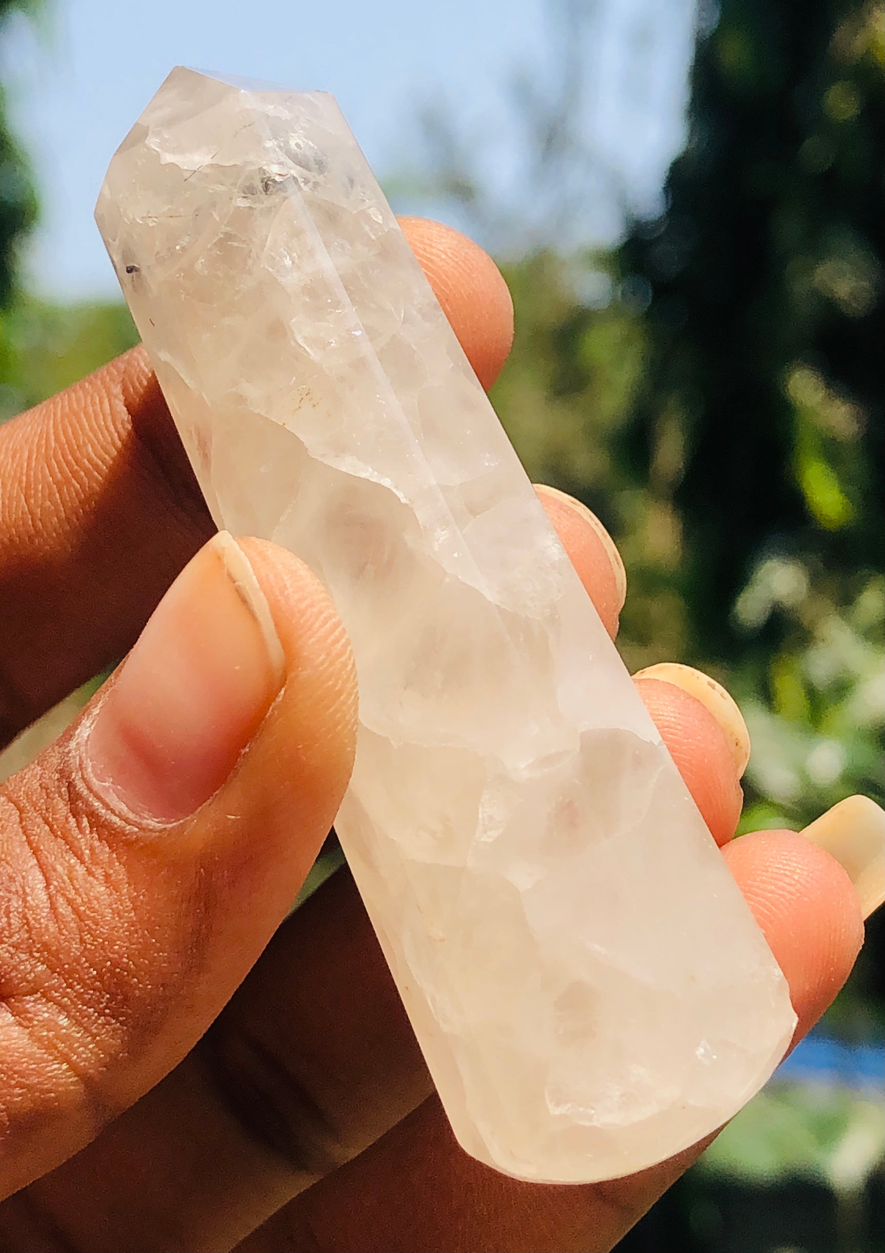 Artisian 176.00 Carats Genuine White Quartz Crystal Gemstone Healing Point