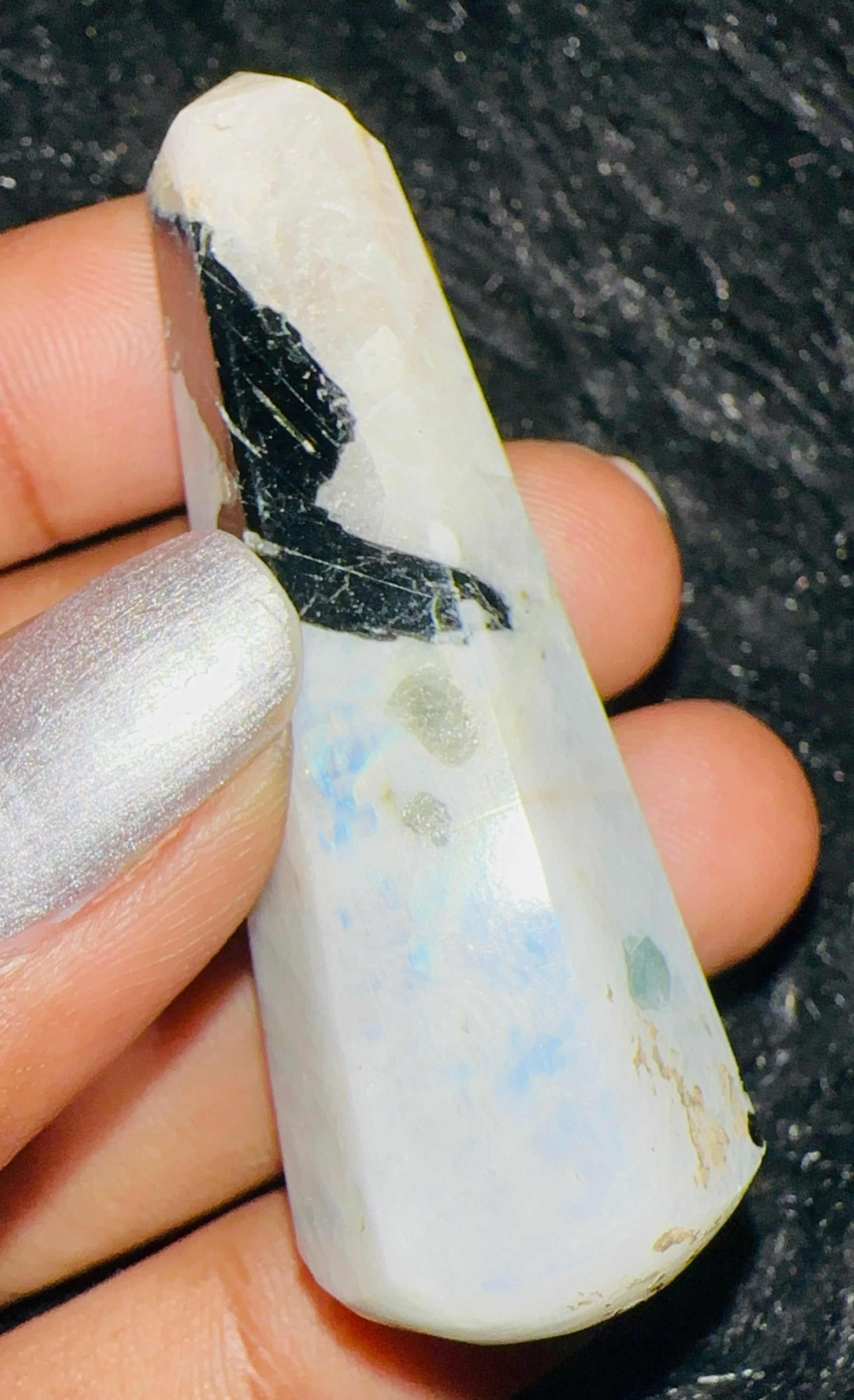 Flashy 104.00 Cts Genuine Blue Flash Moonstone Hand Carved Crystal Gemstone Healing Point