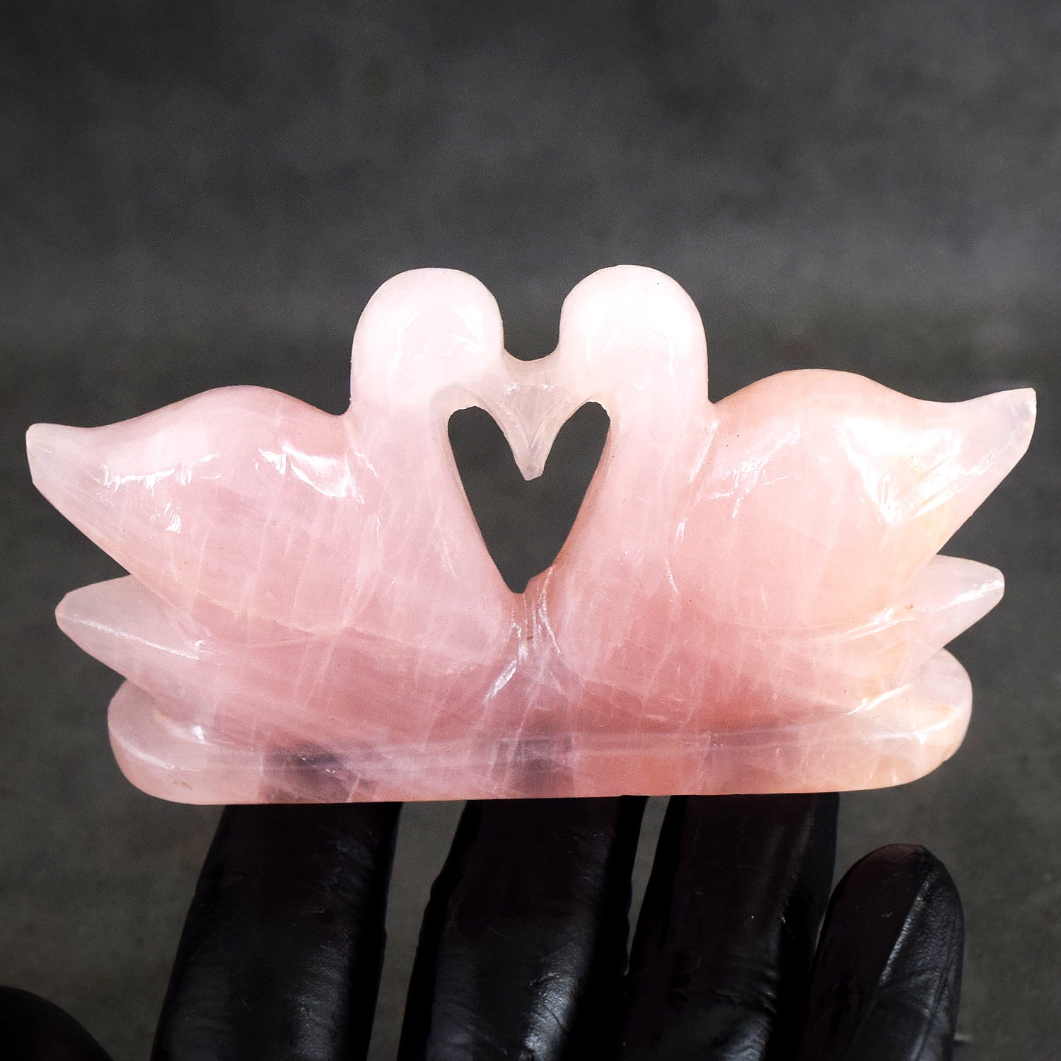 Natural 710.00 Cts Genuine Rose Quartz Hand Carved Premium Love Swan Pair