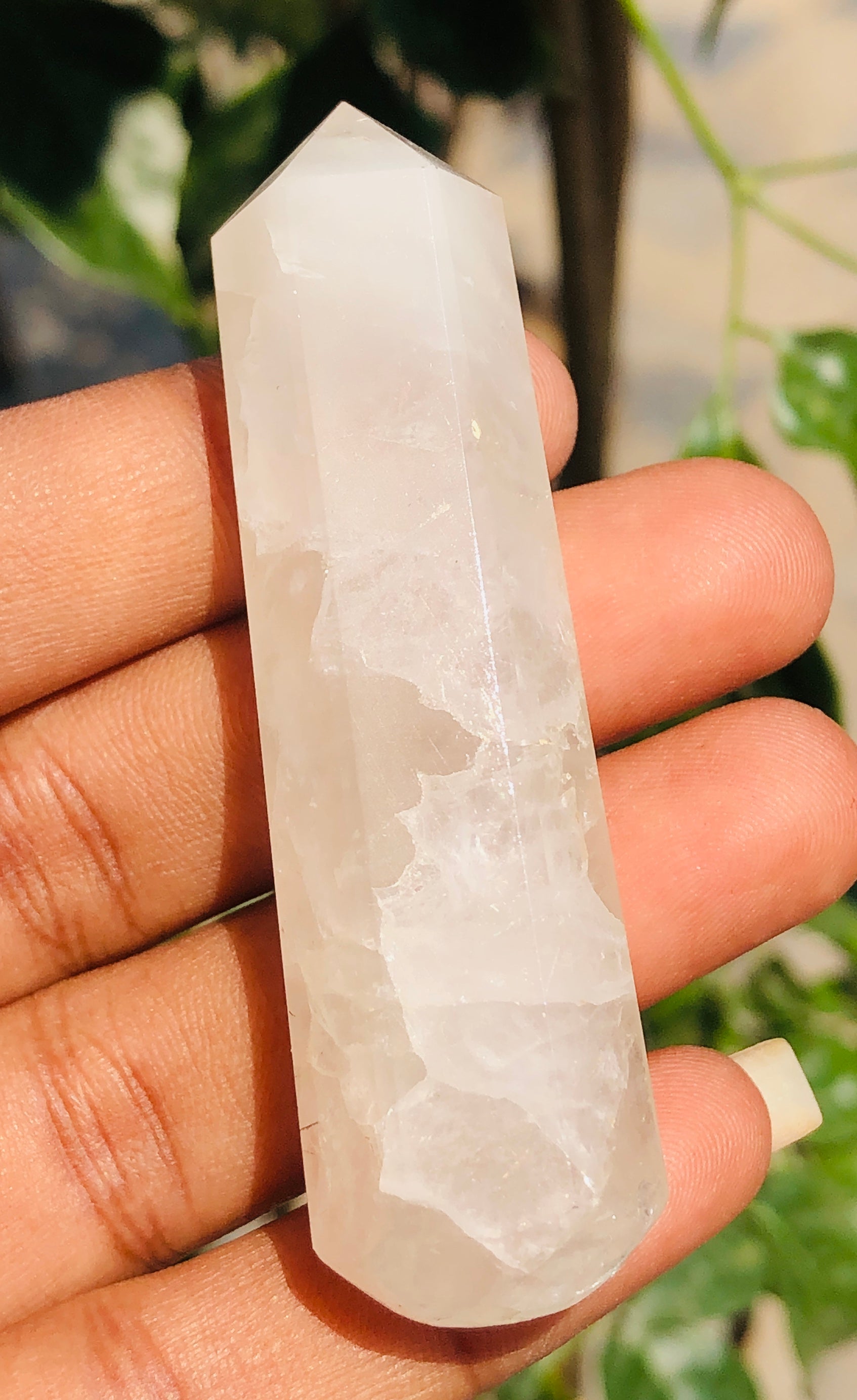 Fine 170.00 Carats Genuine White Quartz Crystal Gemstone Healing Point