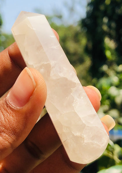 Fine 170.00 Carats Genuine White Quartz Crystal Gemstone Healing Point