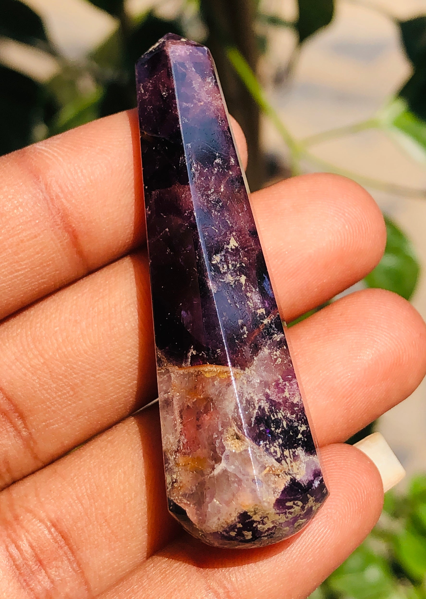 Graceful 78.00 Carats Genuine Amethyst Crystal Gemstone Healing Point