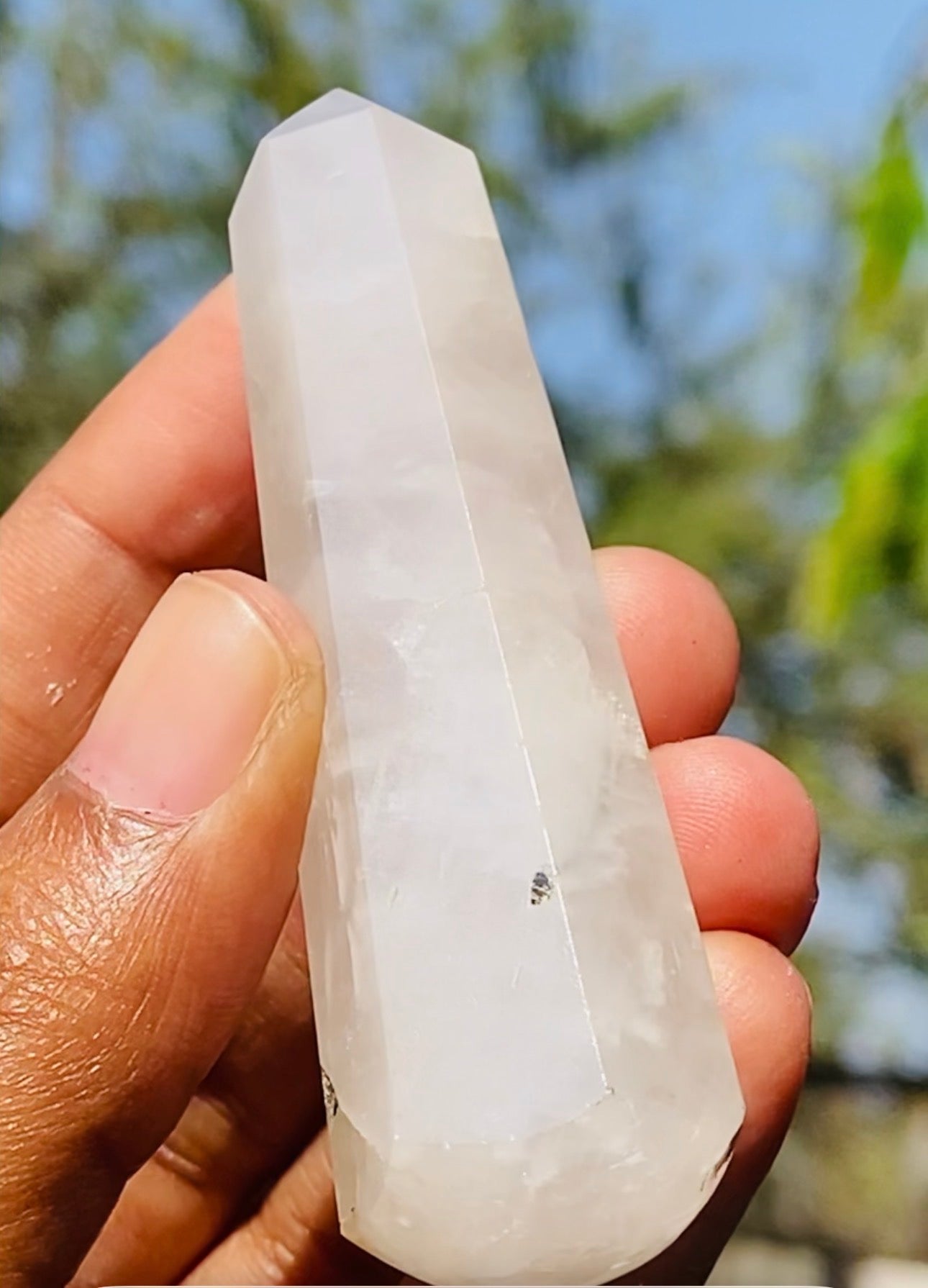 Impressive 182.00 Carats Genuine White Quartz Crystal Gemstone Healing Point