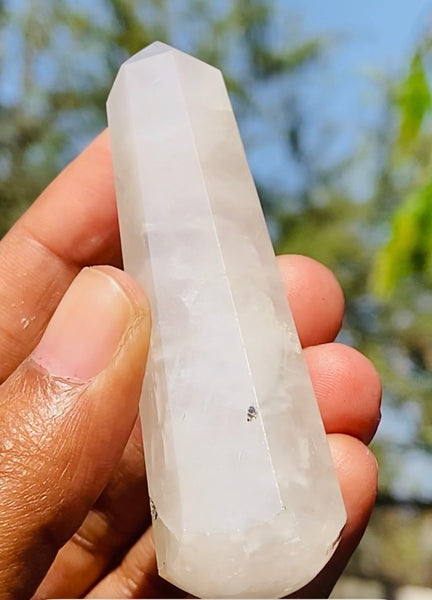 Impressive 182.00 Carats Genuine White Quartz Crystal Gemstone Healing Point