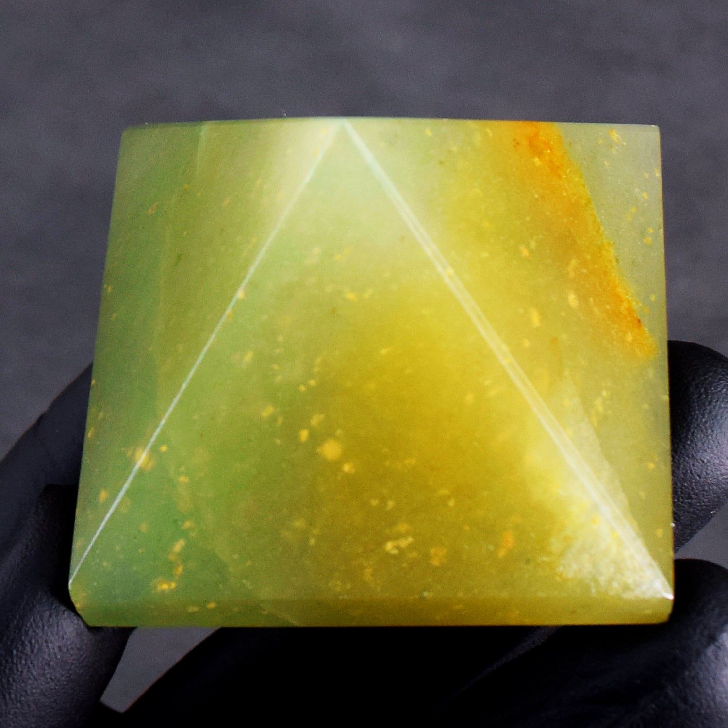 Fabulous 535.00 Cts Genuine Green Aventurine Healing Divine Premium Crystal Specimen Pyramid