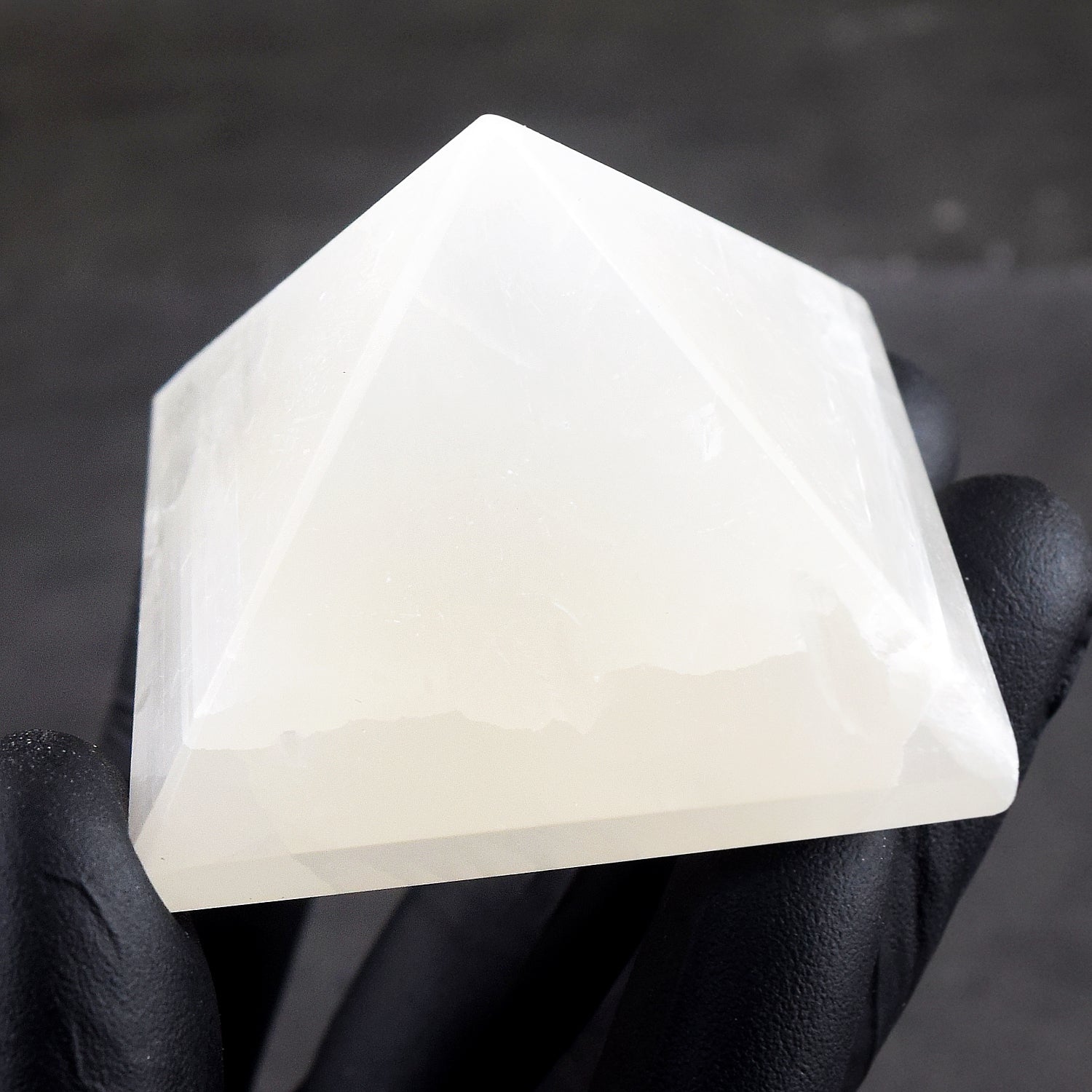 Finest Quality 443.00 Cts Genuine White Quartz Crystal Specimen Divine Pyramid