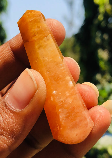 Graceful 95.00 Carats Genuine Aventurine Crystal Gemstone Healing Point